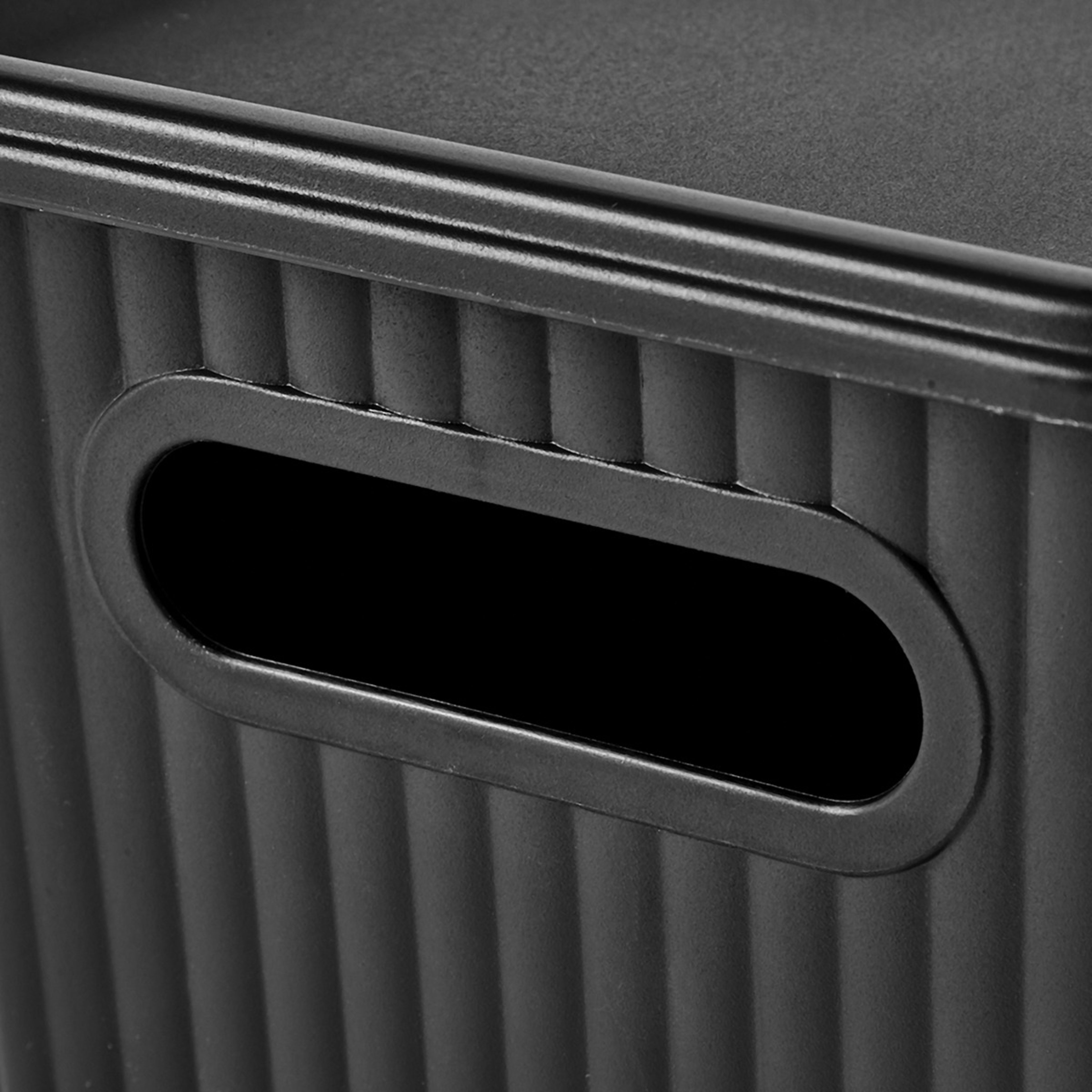 9 5L Ribbed Container - Black, 9 of 10