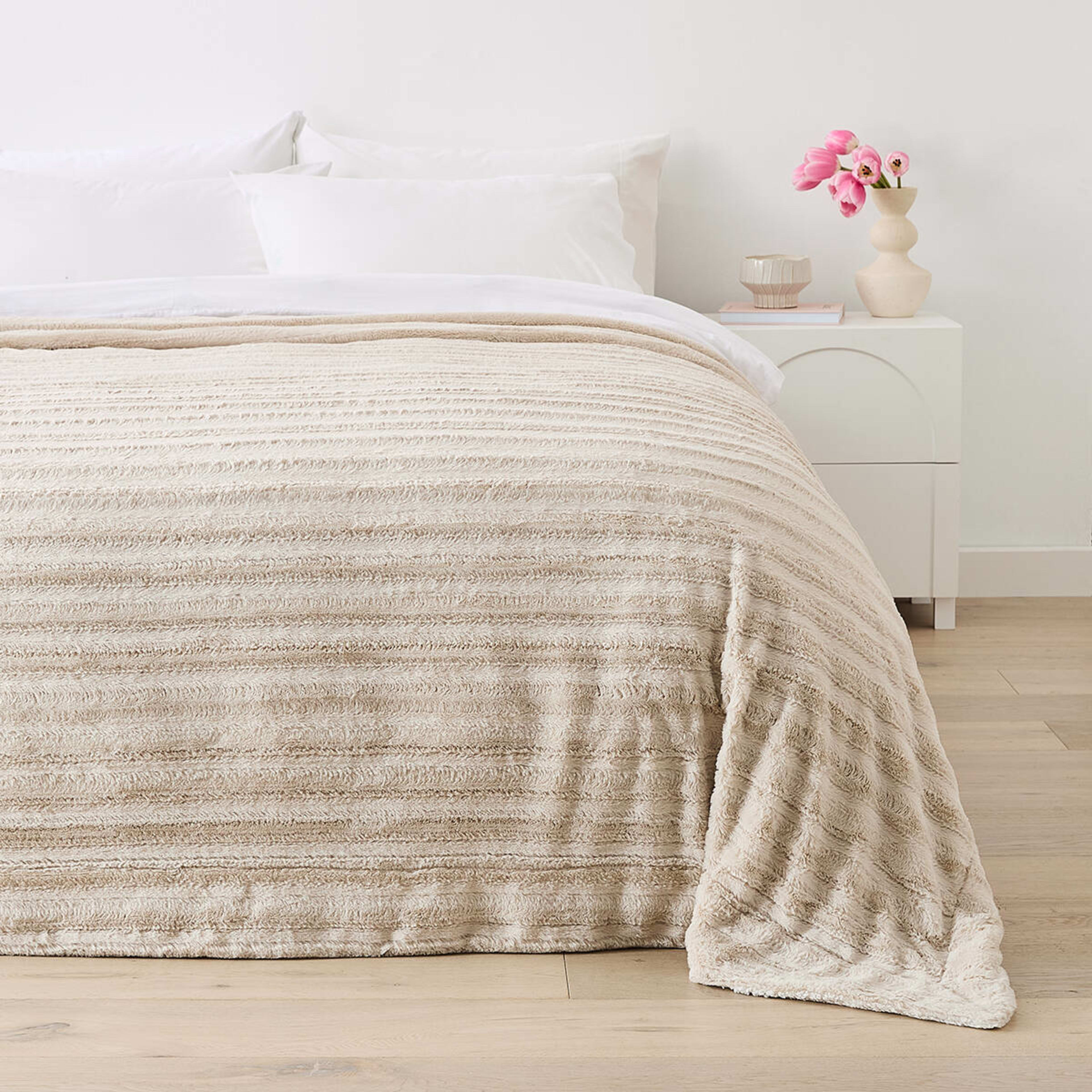 2 Faux Fur Blanket - Double/Queen Bed, Beige, 2 of 6