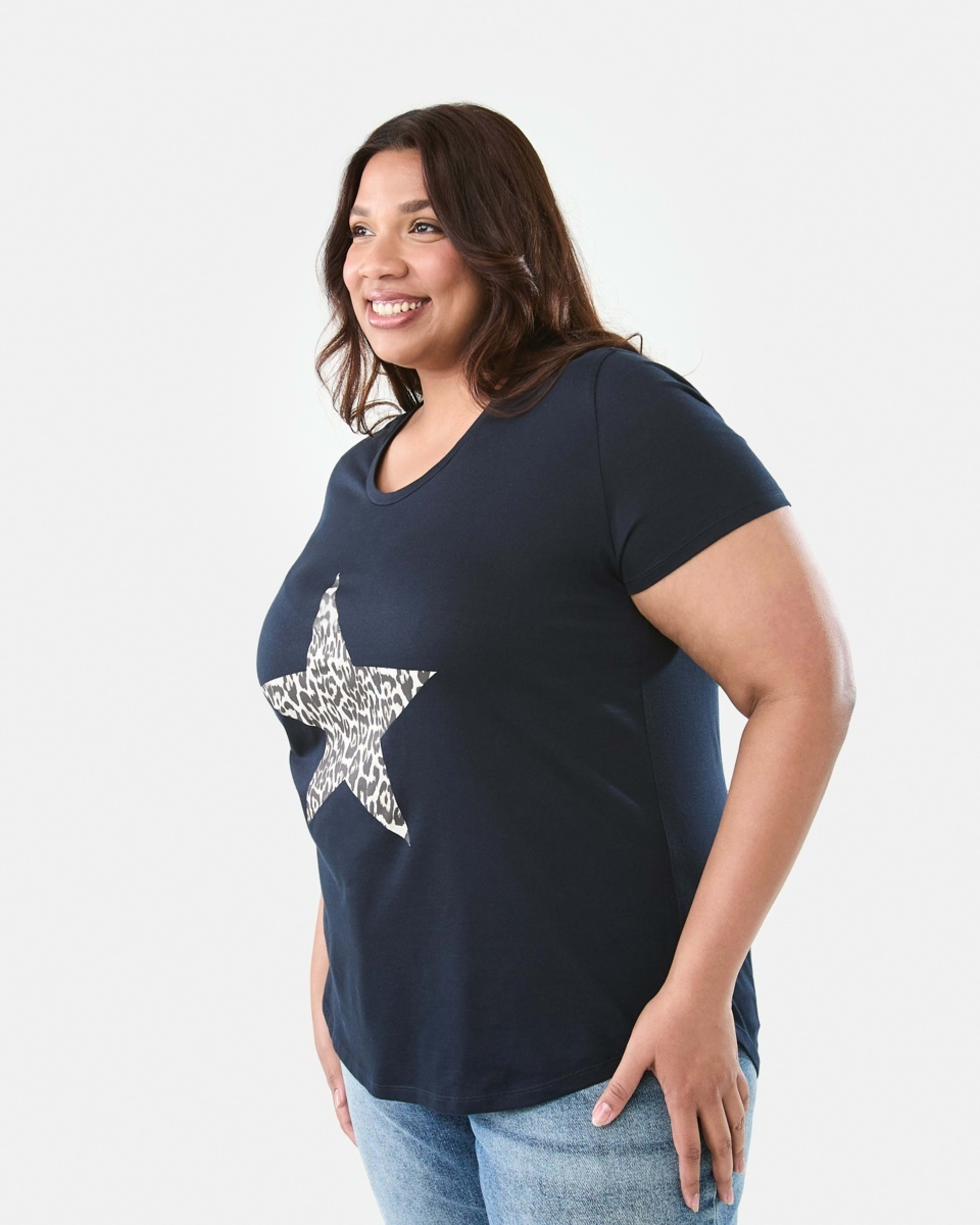 2 Curve Short Sleeve Basic Print T-shirt Leo Star N, 2 of 5