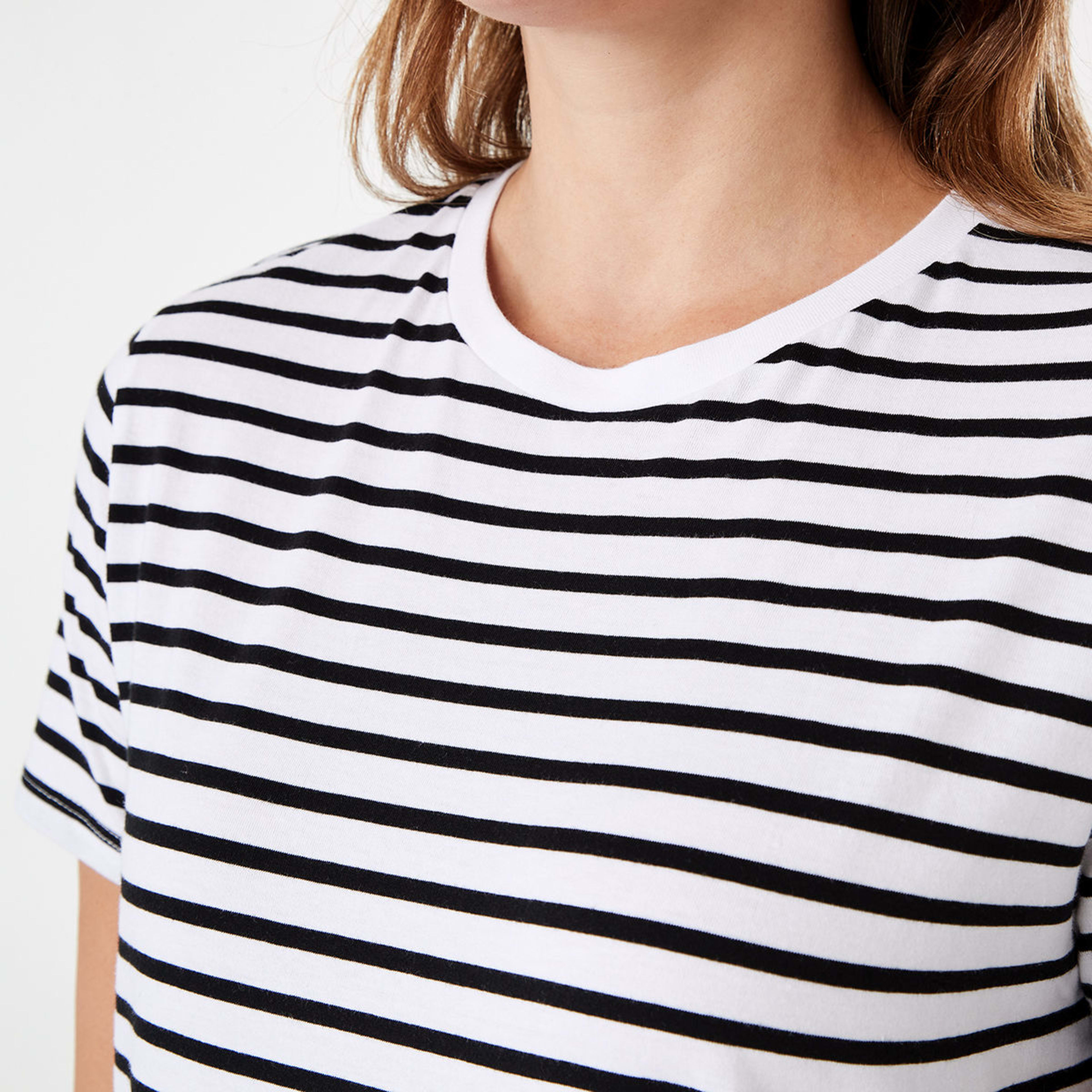 5 Short Sleeve Printed T-shirt Black White Stripe, 5 of 6