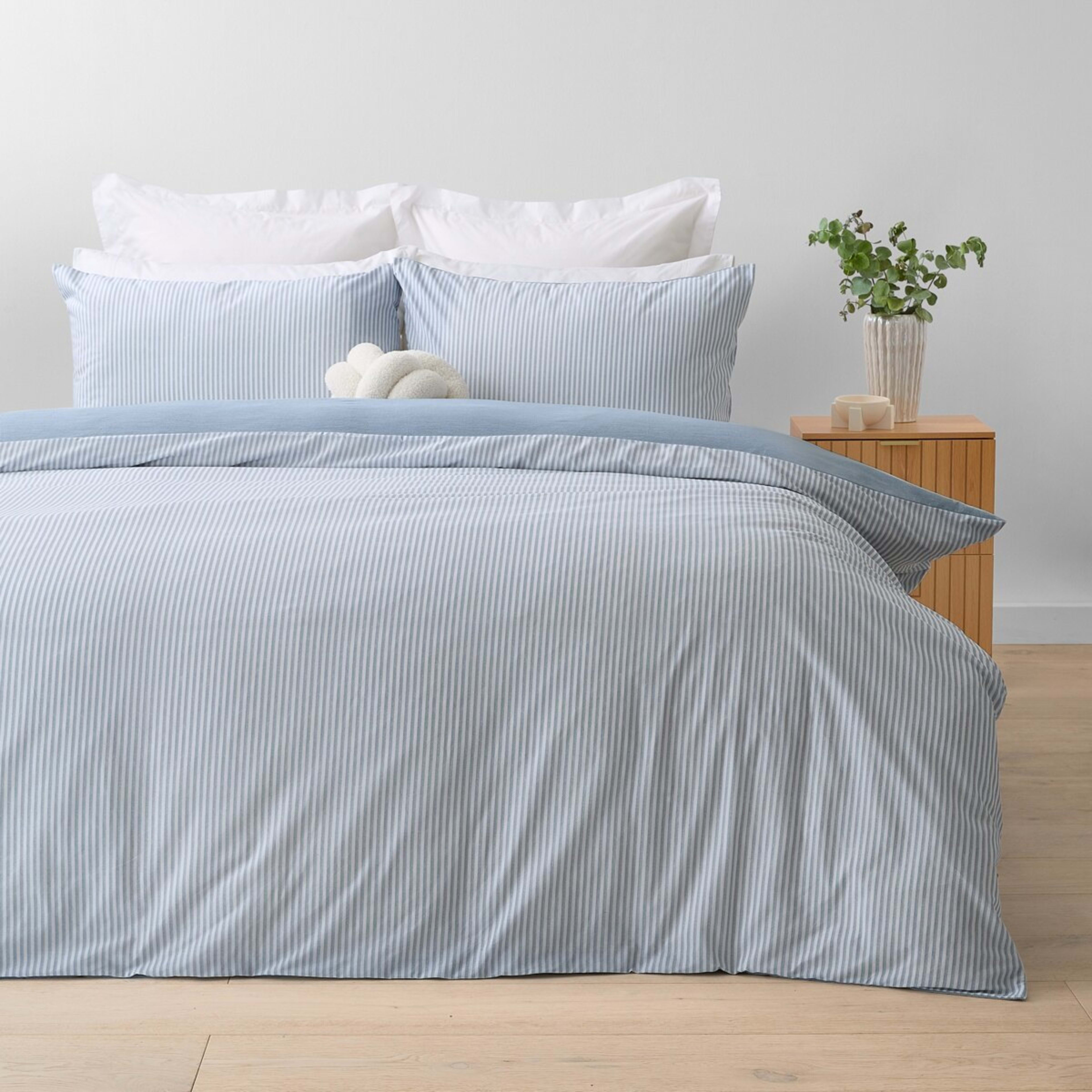 2 Chambray Cotton Rich Reversible Quilt Cover Set - Double Bed, Blue, 2 of 7