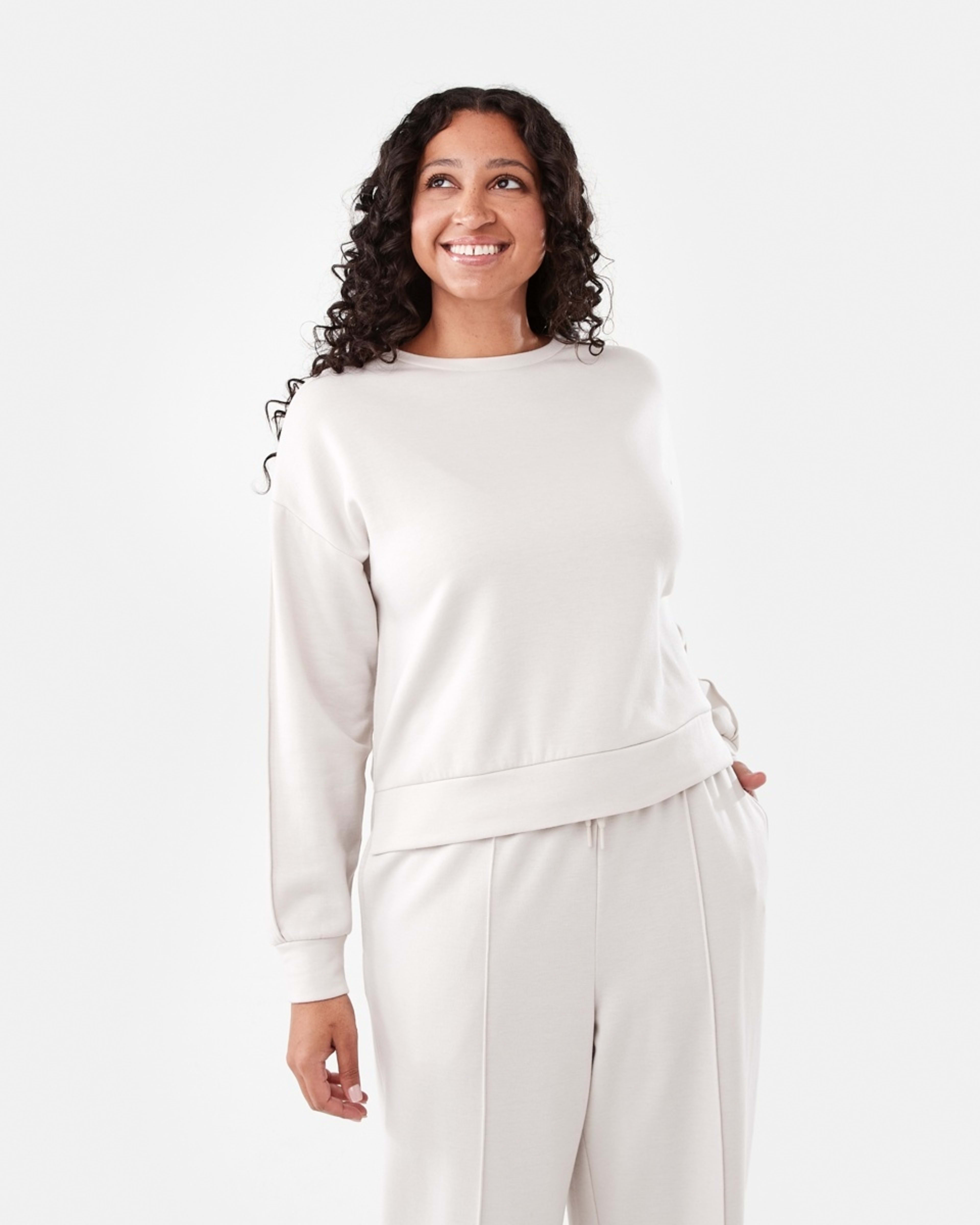 1 Soft Touch Boxy Crew Sweatshirt Nat Beige, 1 of 6