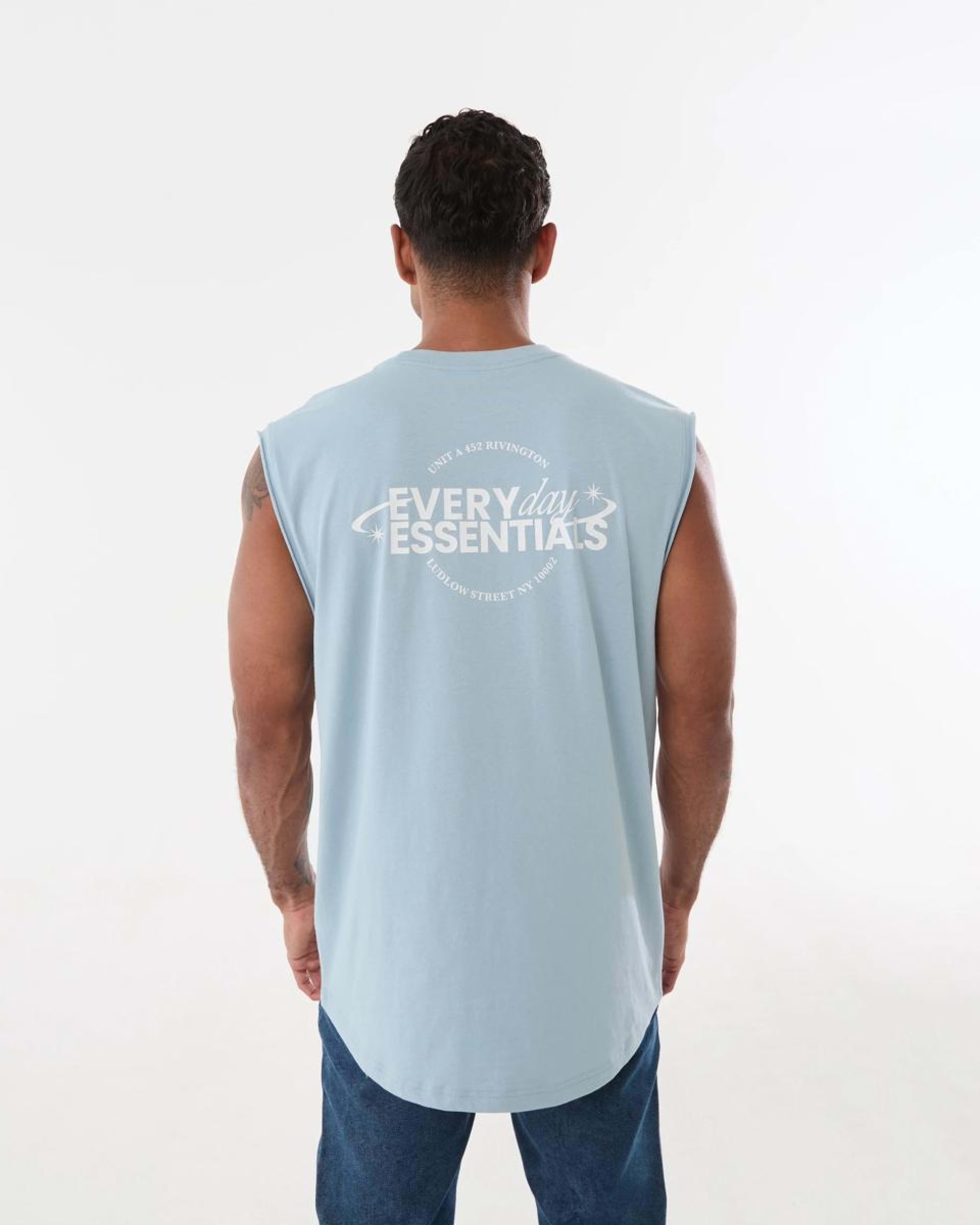 3 Graphic Curved Hem Muscle EVERYDAY ESSENTIAL, 3 of 6