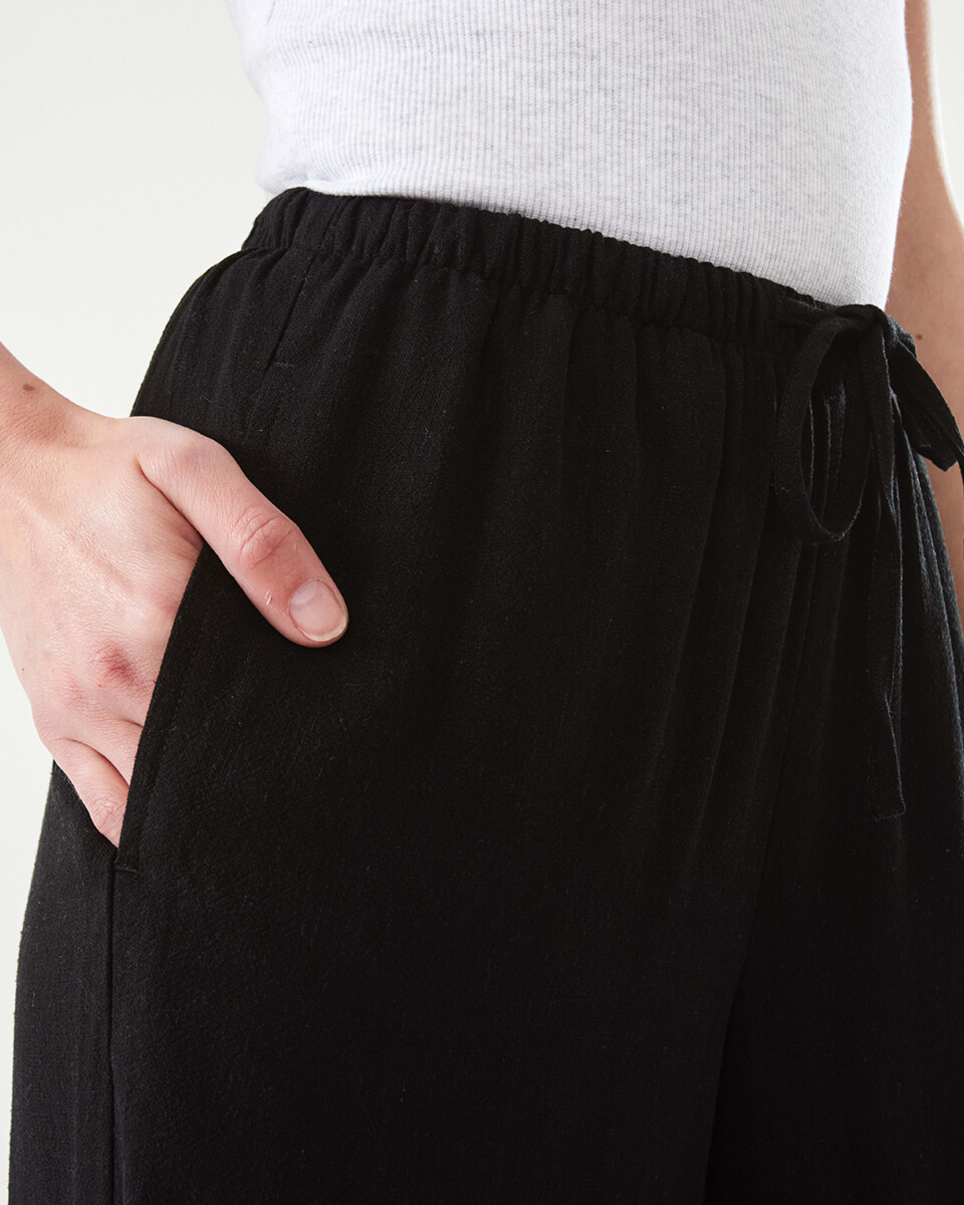 8 Textured Cargo Pants Black, 8 of 9
