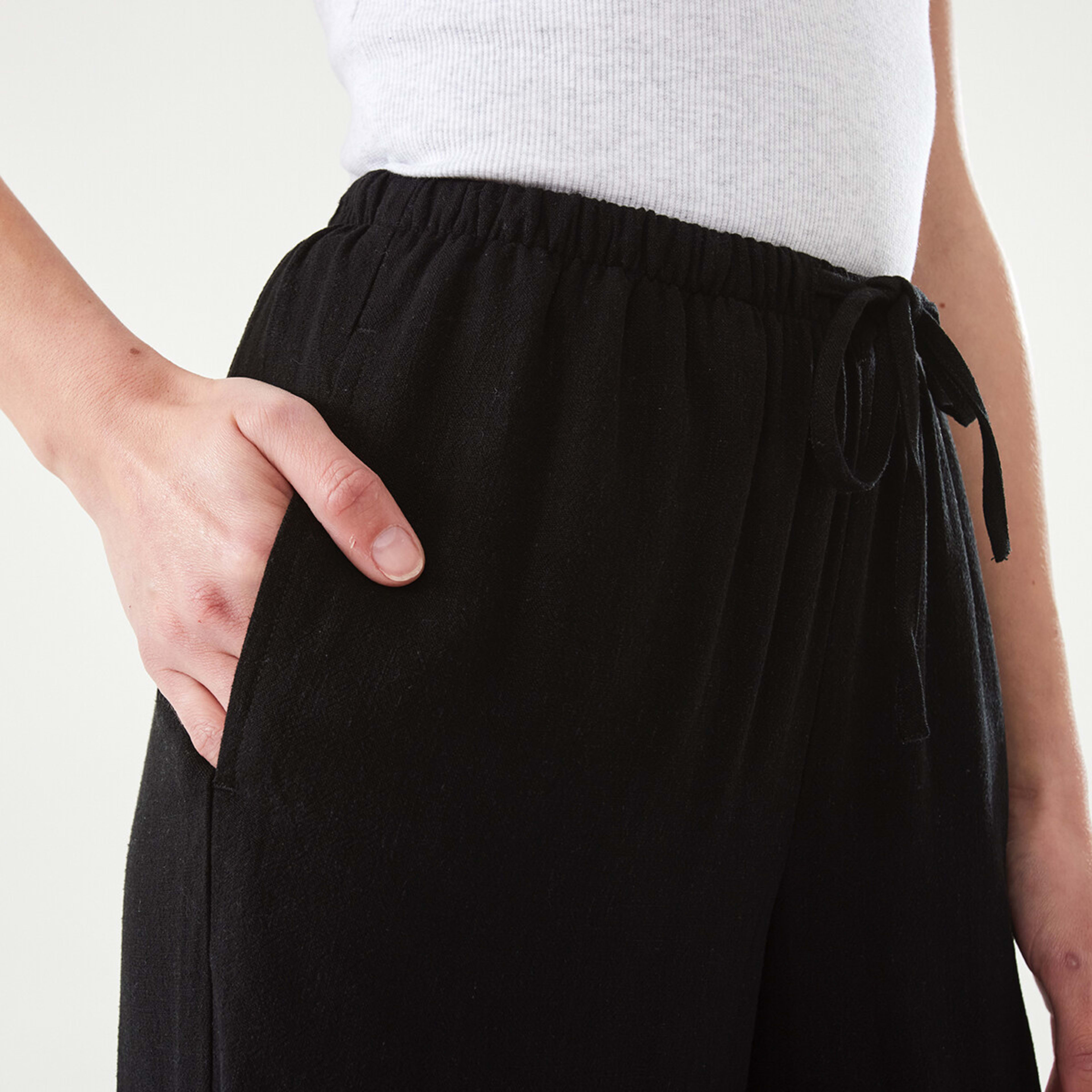 8 Textured Cargo Pants Black, 8 of 9