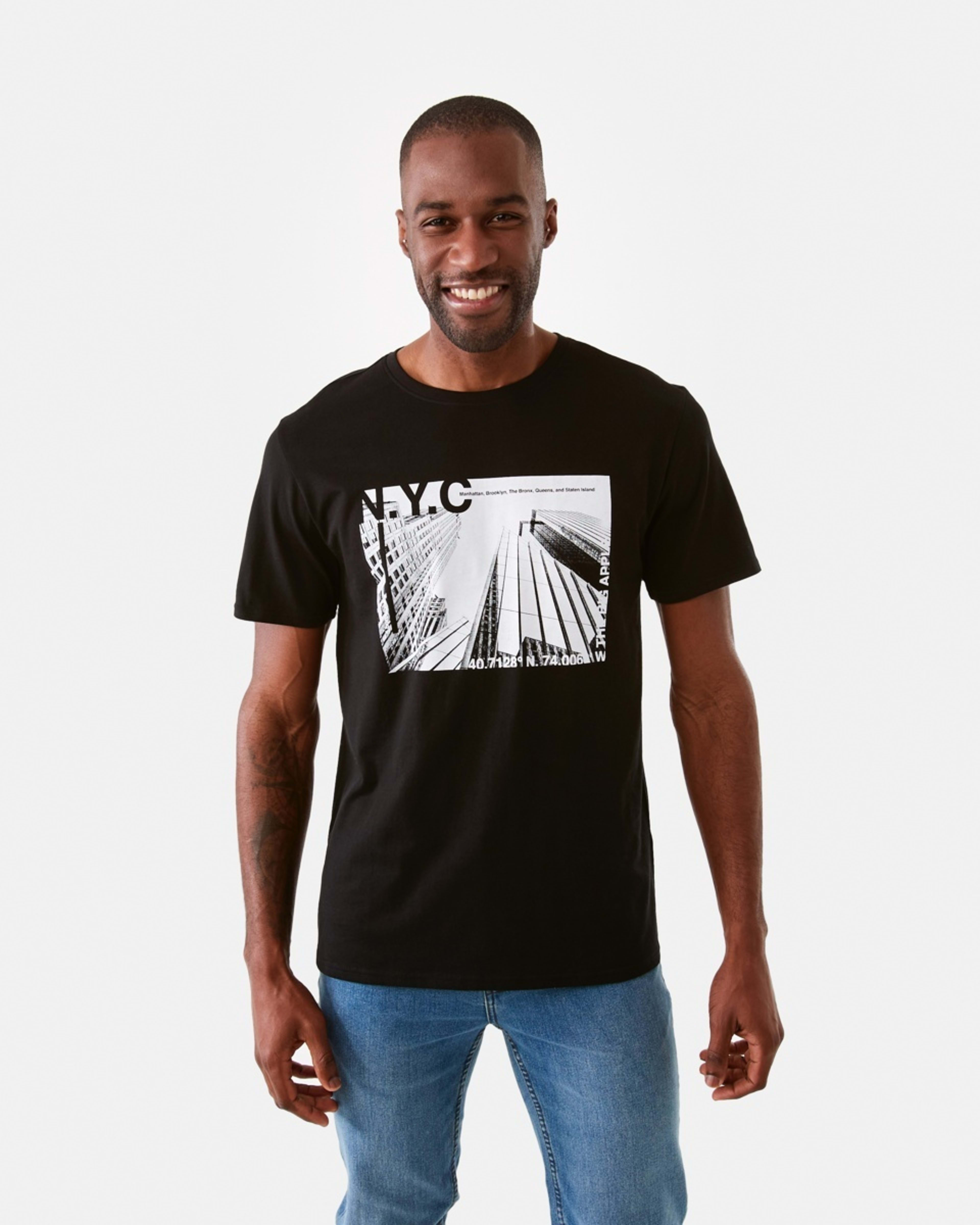 1 Printed T-shirt Black, 1 of 5