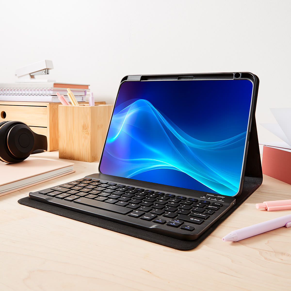 iPad 10.9in. Case with Keyboard Black Kmart