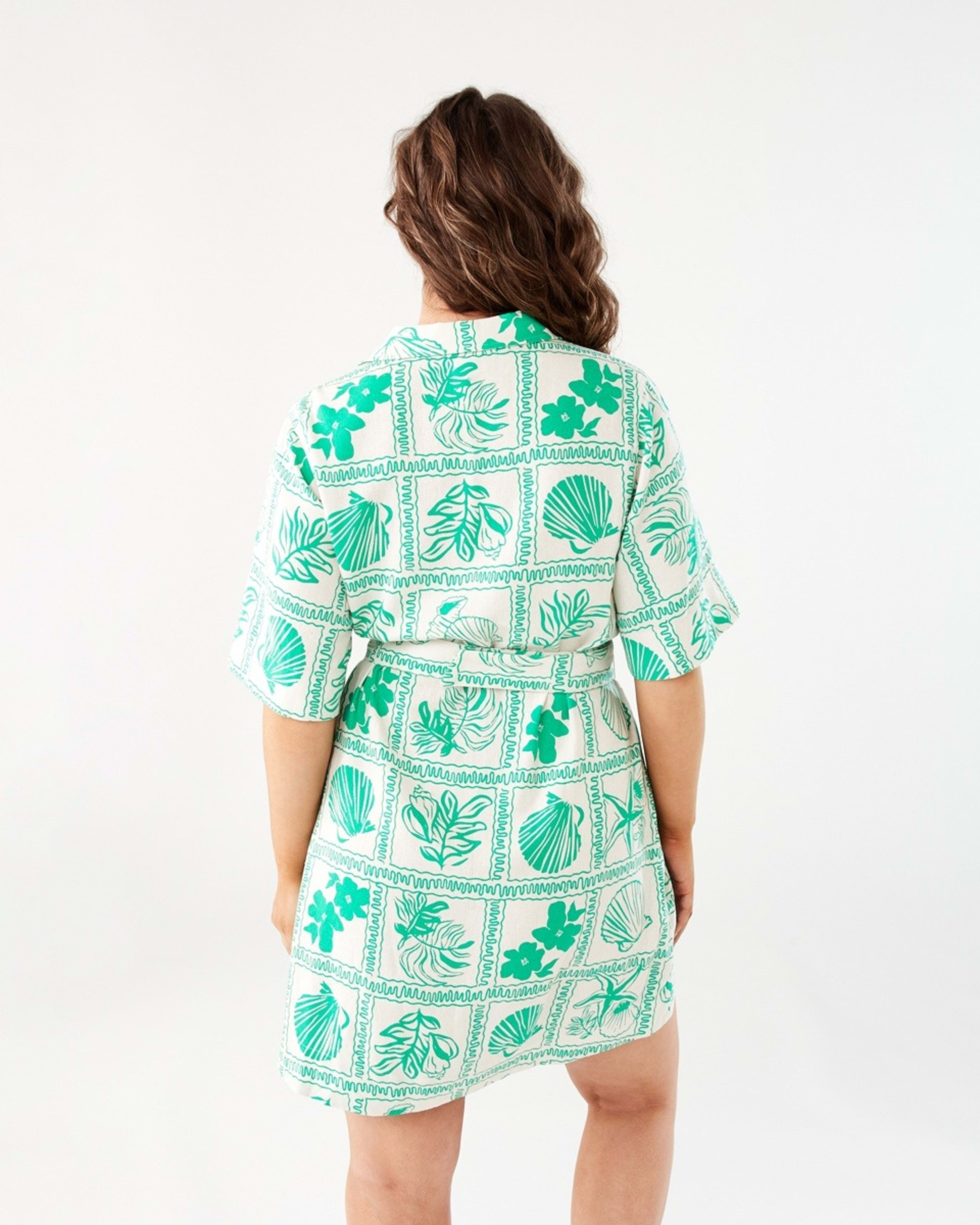 4 Short Sleeve Belted Mini Shirt Dress SHELL GEO SIMPLY GREEN, 4 of 11