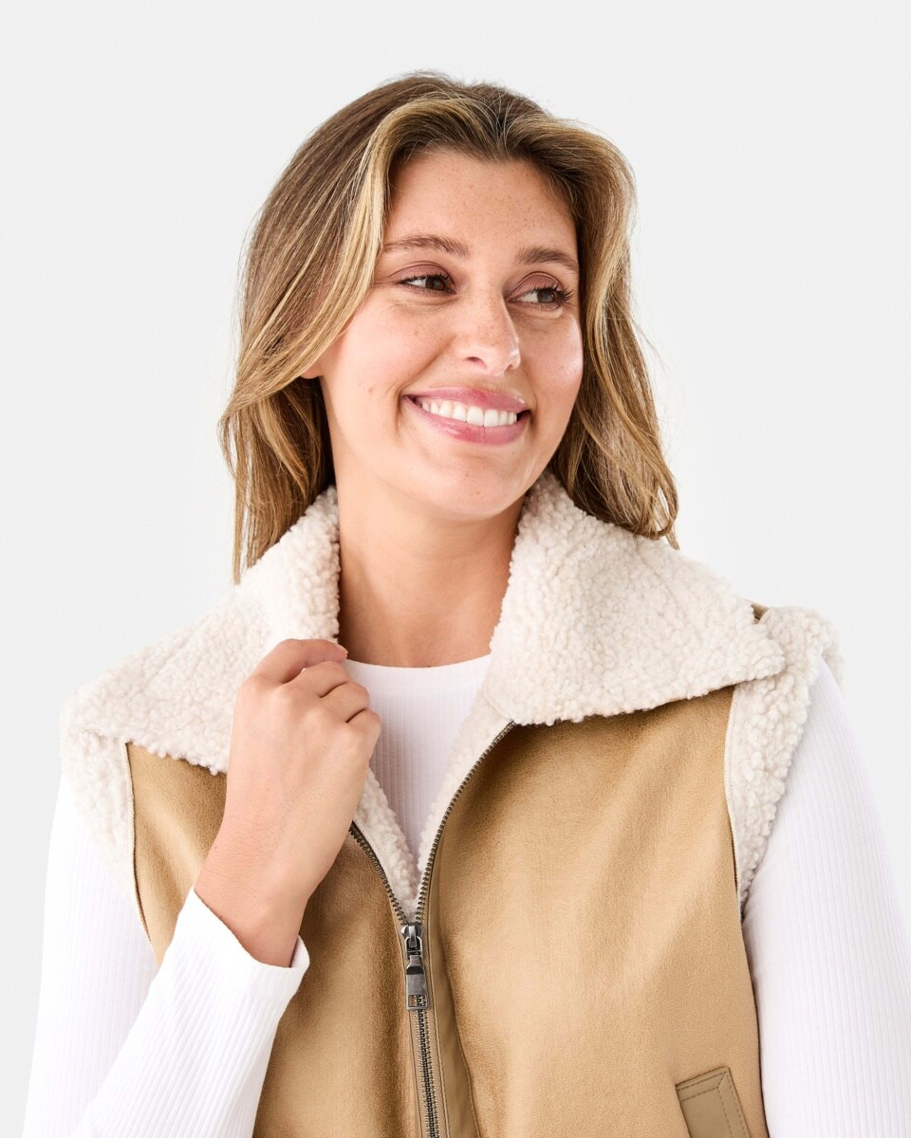 5 Sherpa Vest Dune, 5 of 7