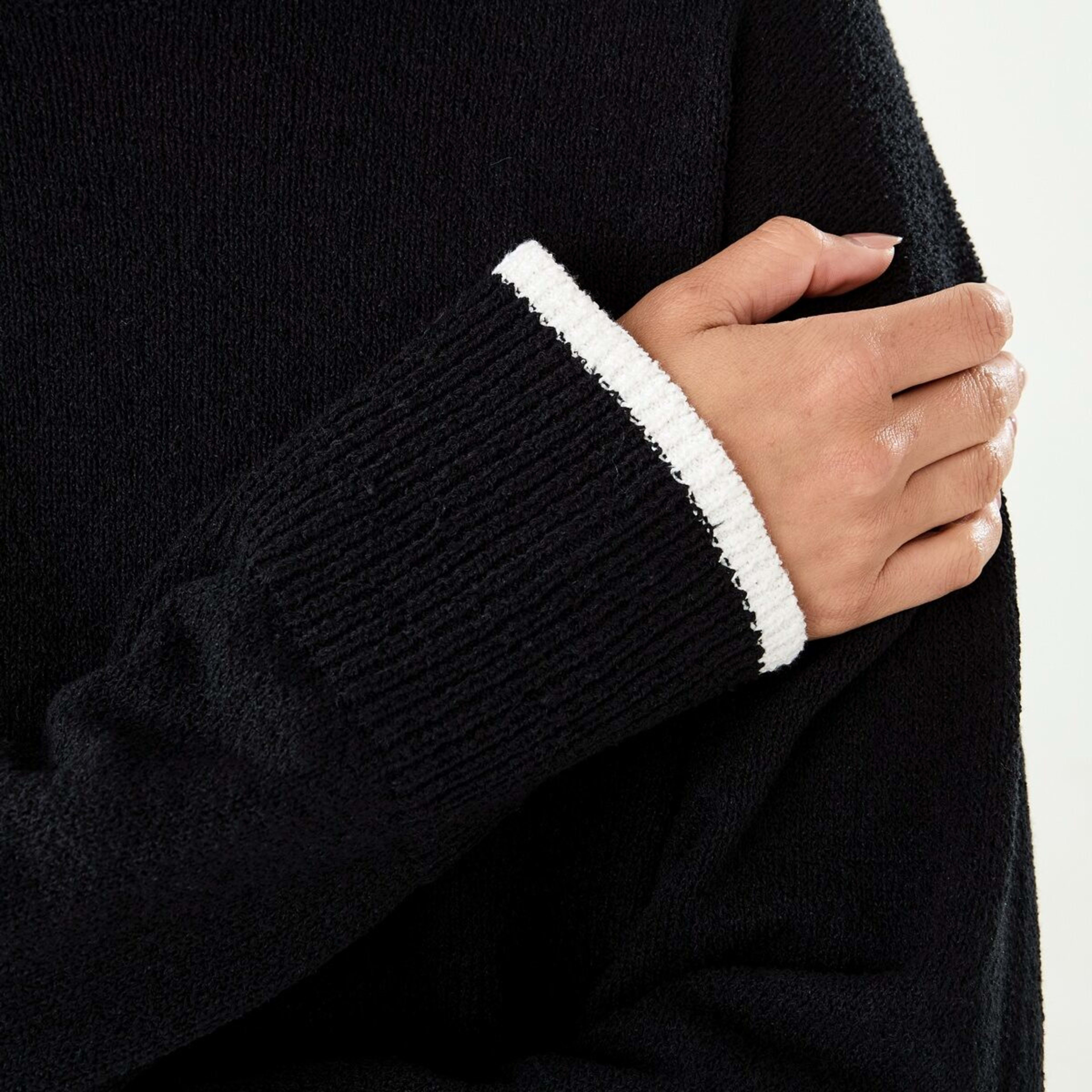 6 Contrast Crew Jumper Black, 6 of 7