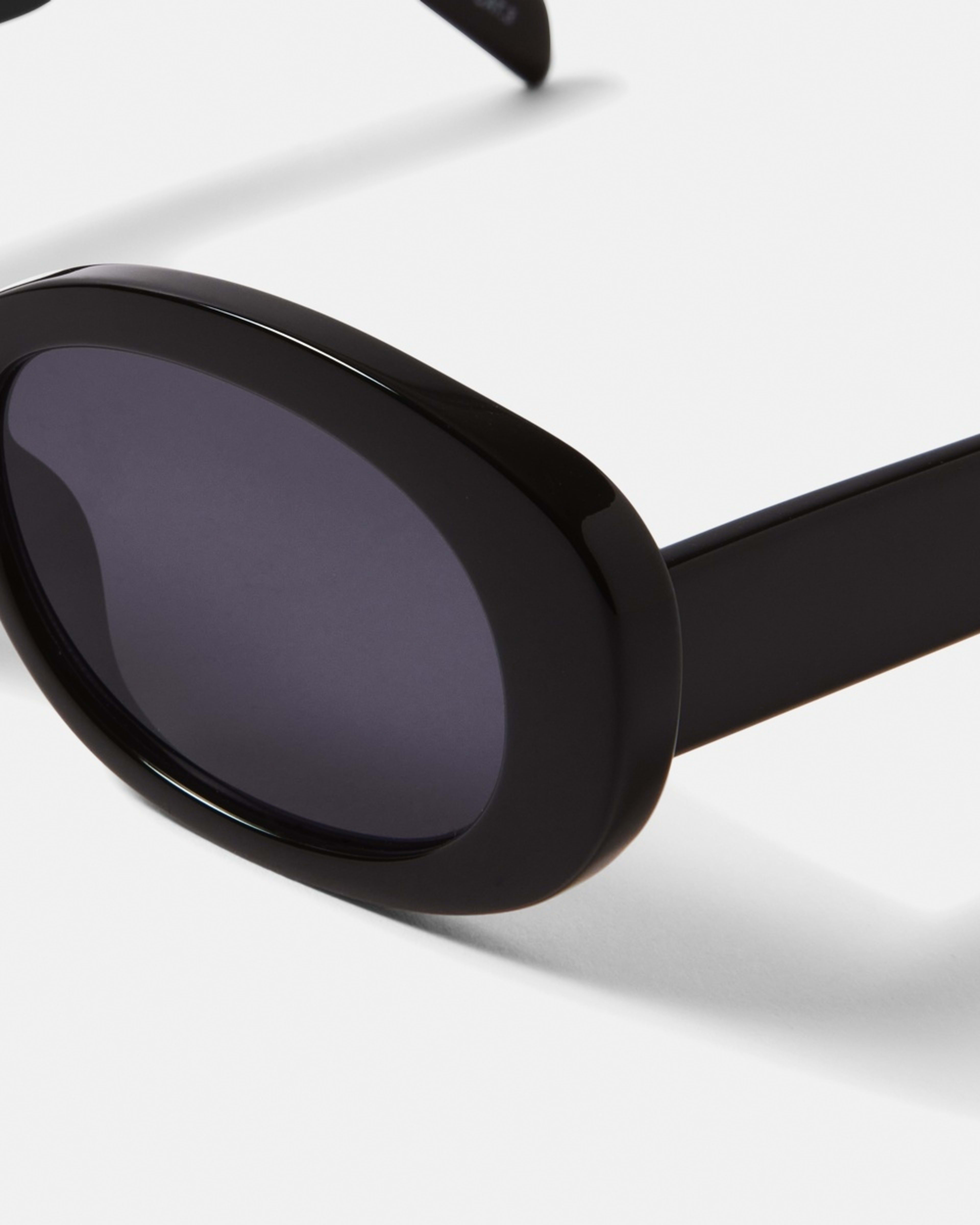 3 Womens Oval Sunglasses ACCESSORIES BLACK, 3 of 6