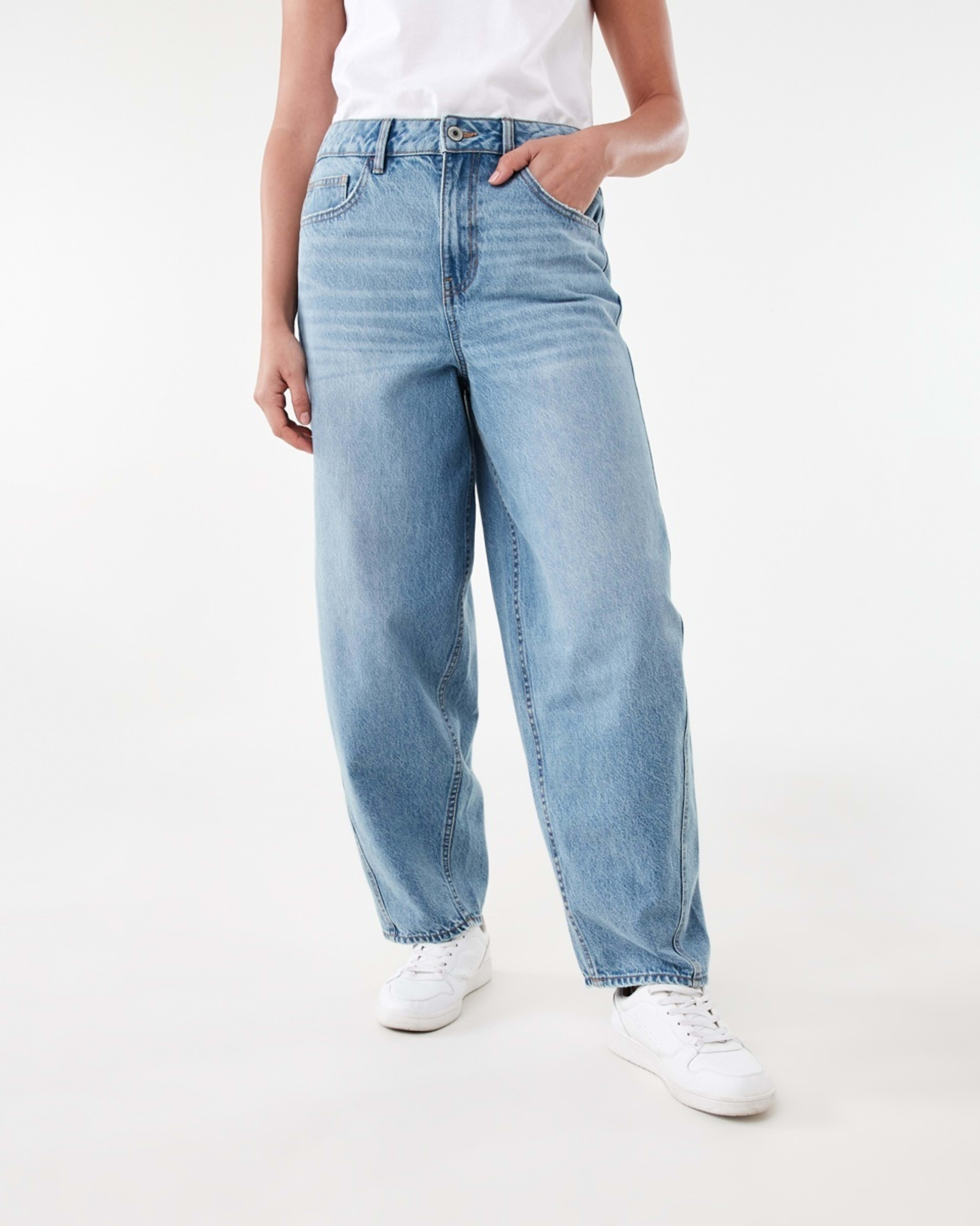 1 Barrel Leg Jeans Mid Wash, 1 of 7
