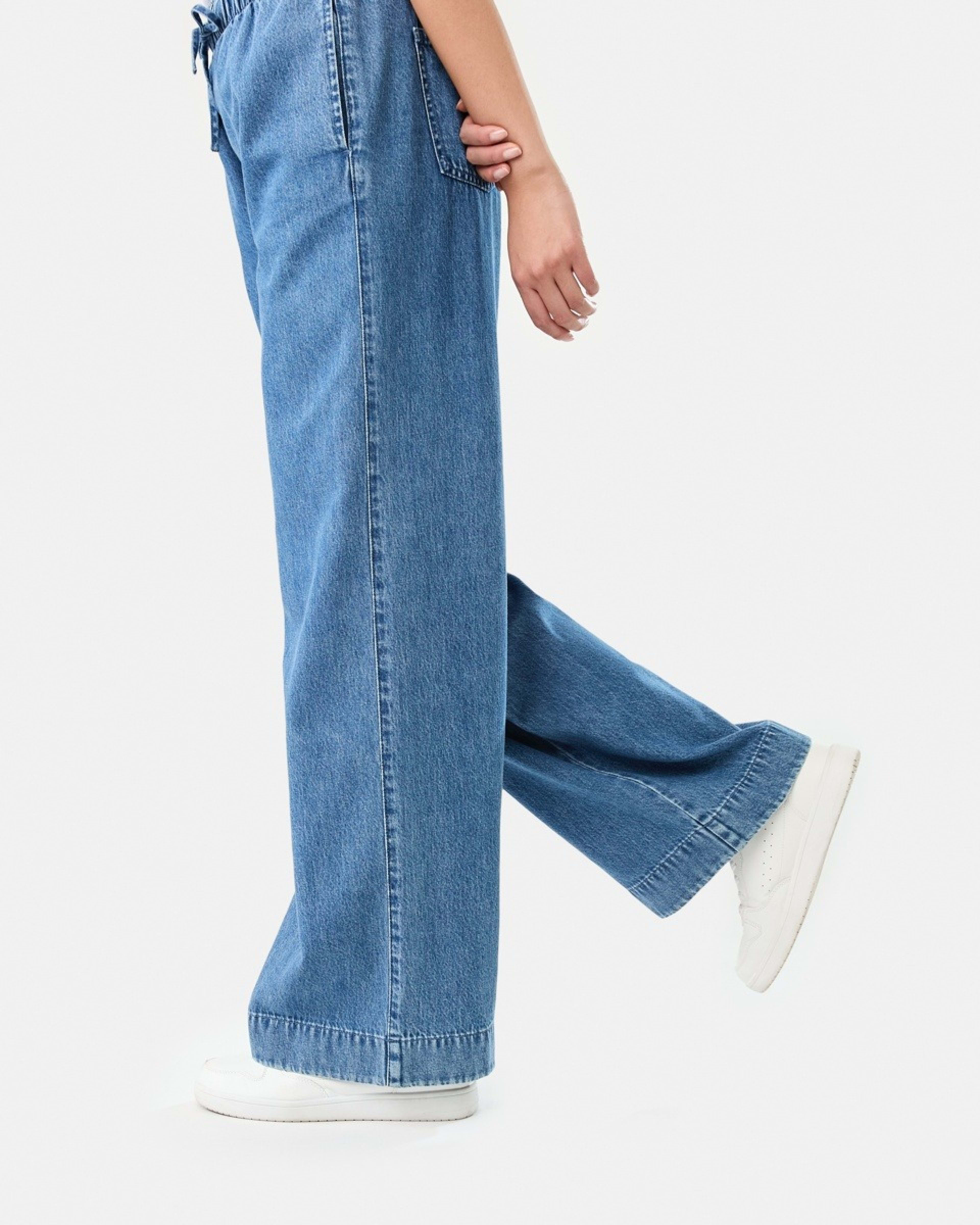 9 Comfort Wide Leg Jeans MID WASH, 9 of 11
