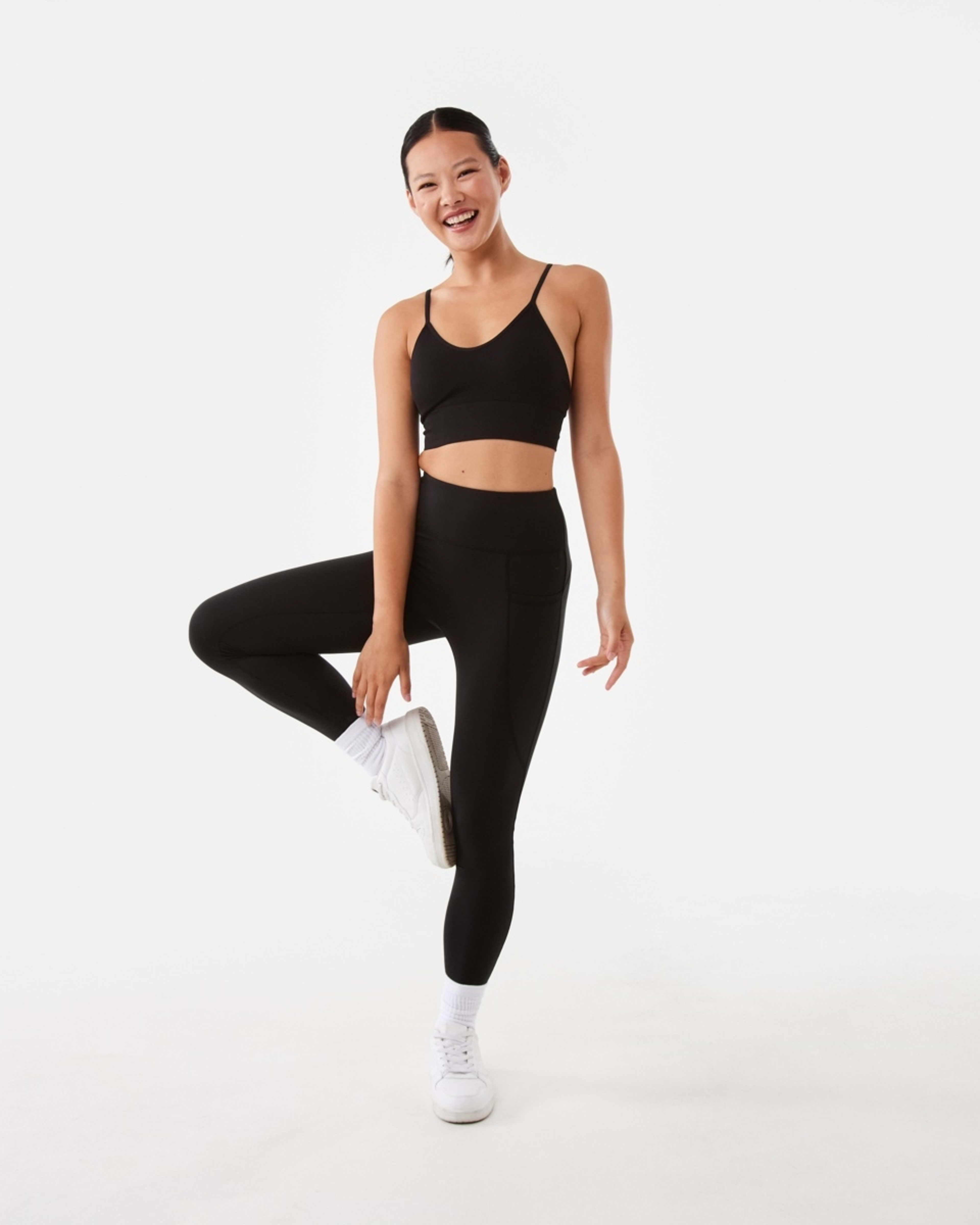 2 Active Womens Seamfree V-Neck Crop Top Black, 2 of 7