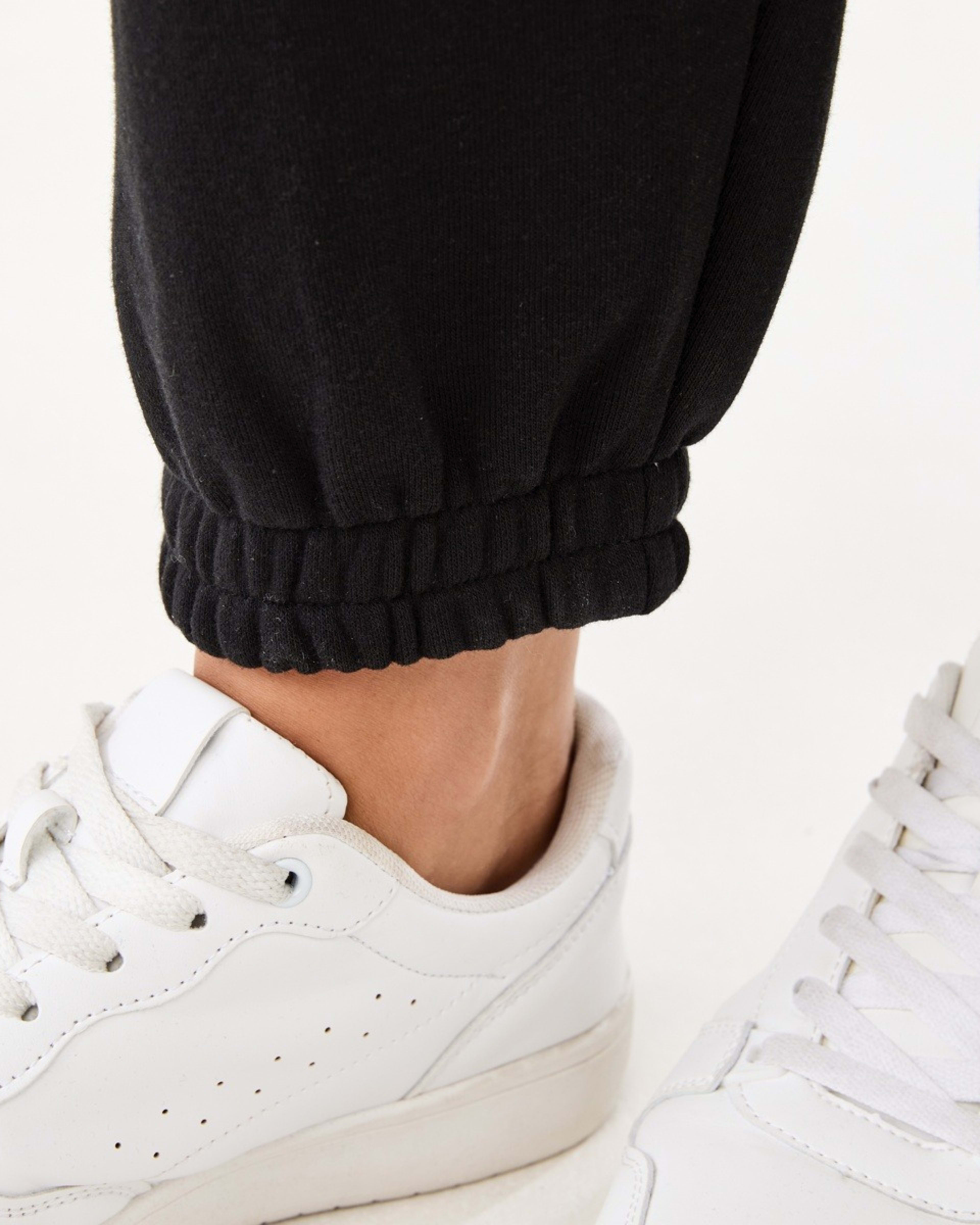 6 Tracksuit Cuff Joggers Black, 6 of 6