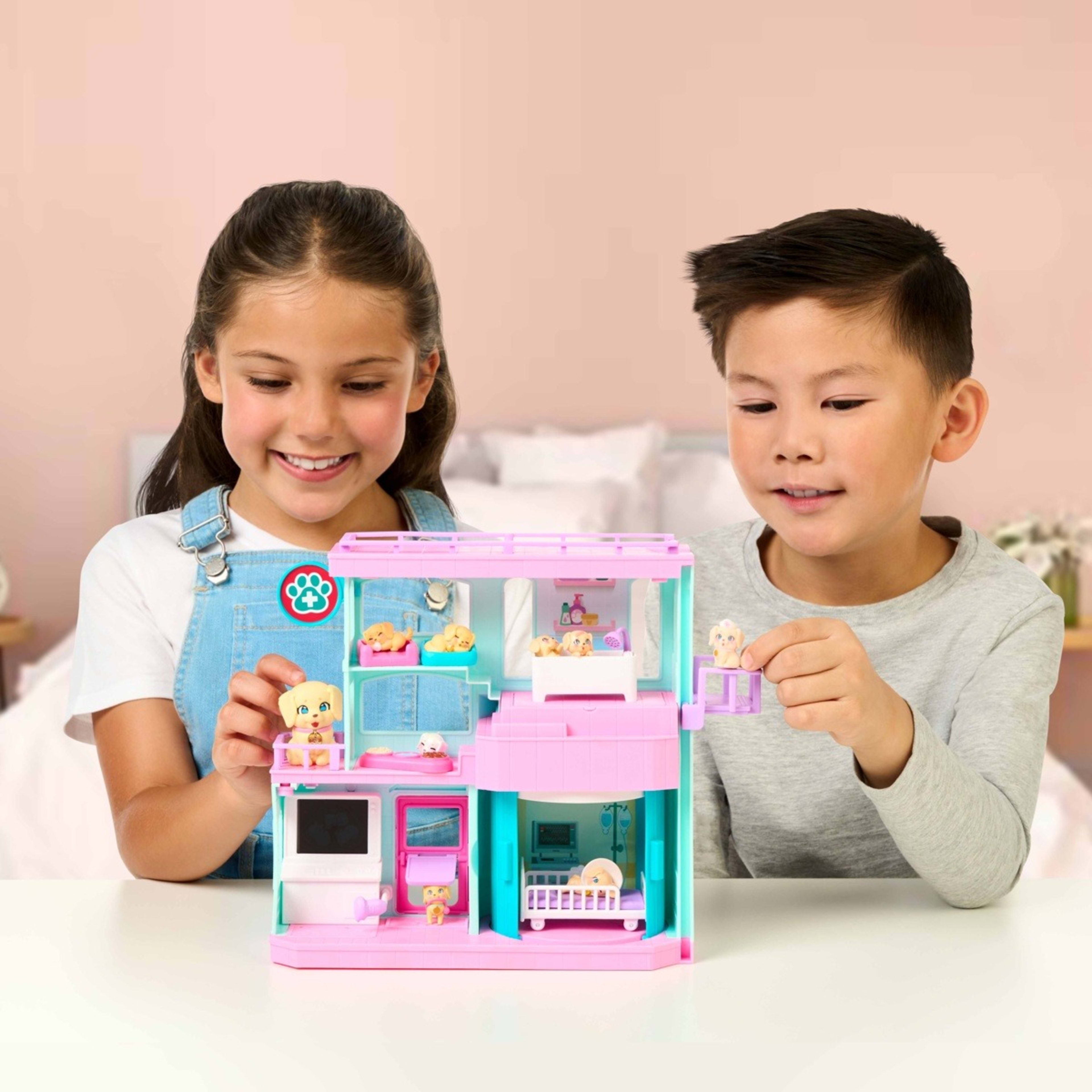 6 Little Live Pets Mama Surprise Families Baby Care Clinic Playset, 6 of 10