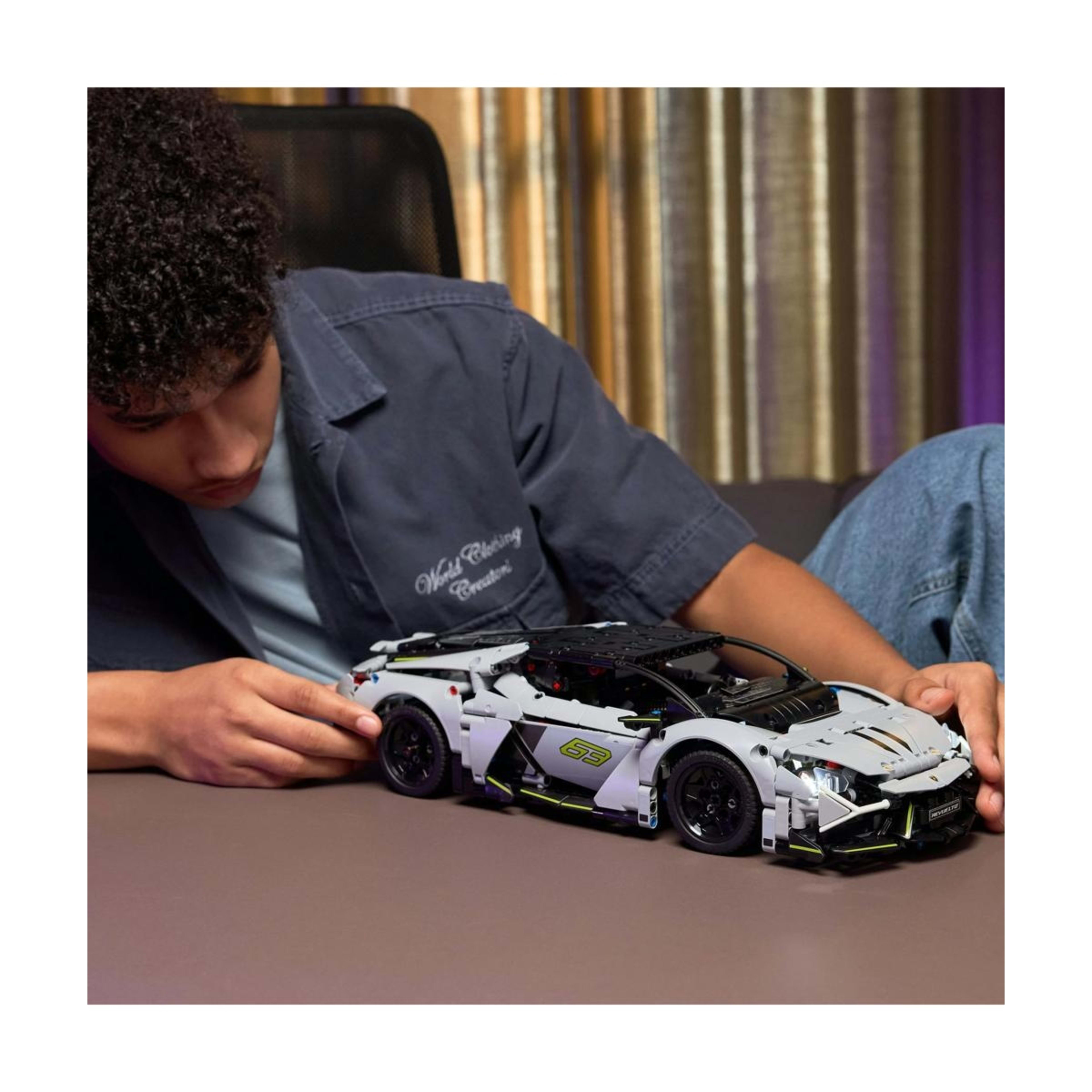 8 LEGO Technic Lamborghini Revuelto Super Sports Car 42214, 8 of 10