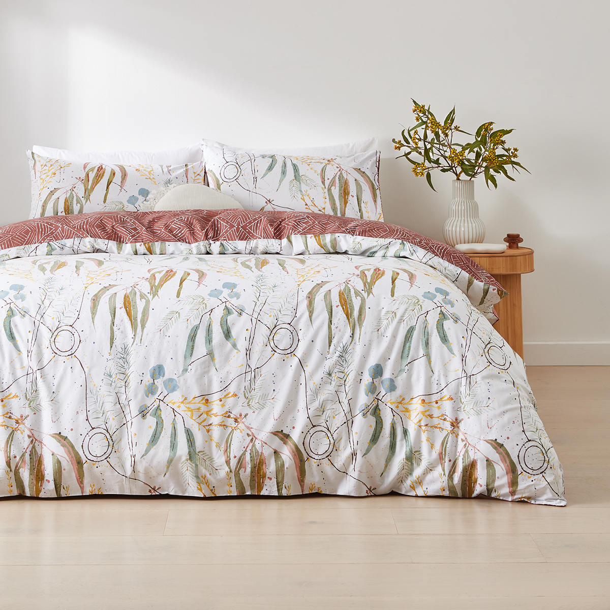 Waluwin Australian Grown Cotton Reversible Quilt Cover Set Queen Bed