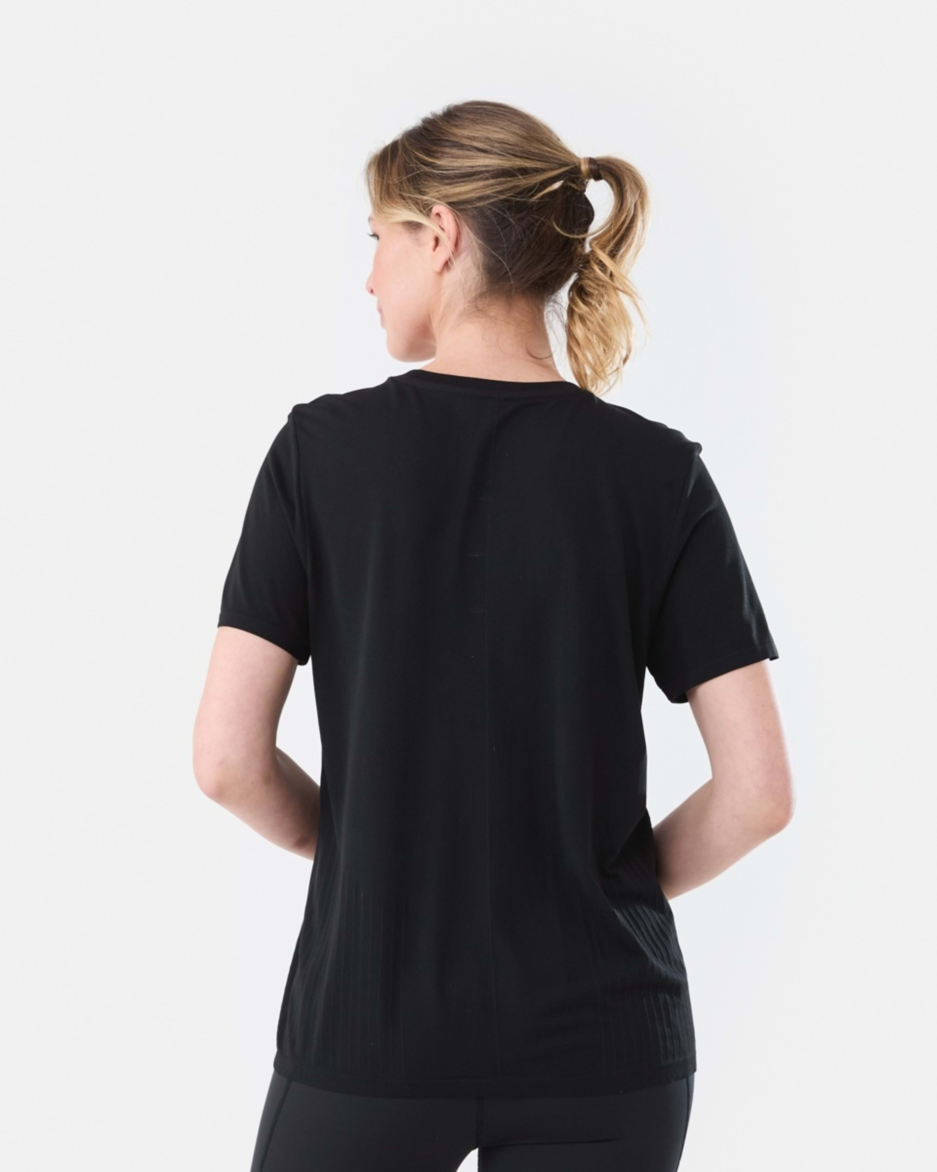 3 Active Womens Seamfree Crew Neck T-shirt BLACK, 3 of 6