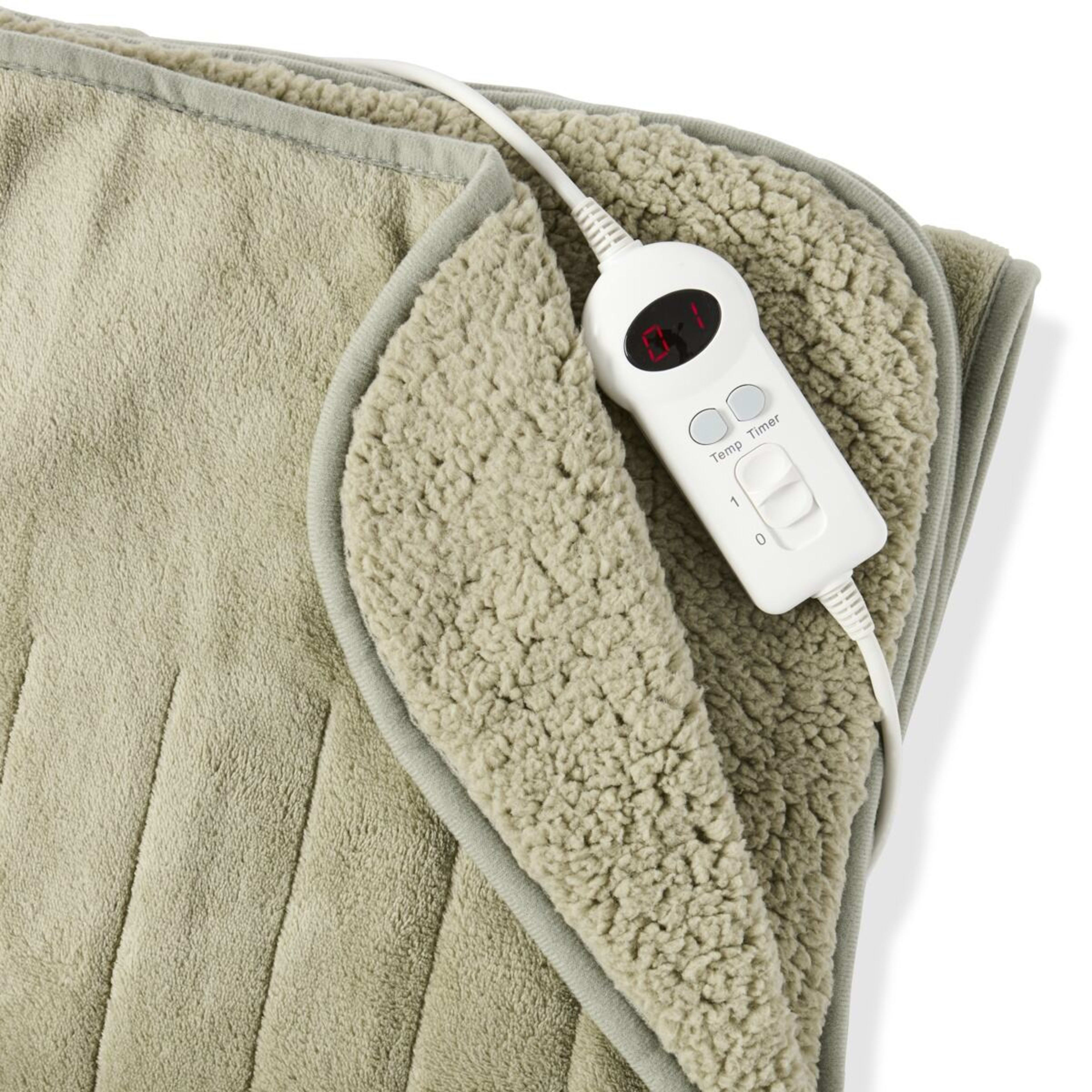 6 Sherpa Heated Throw - Green, 6 of 6