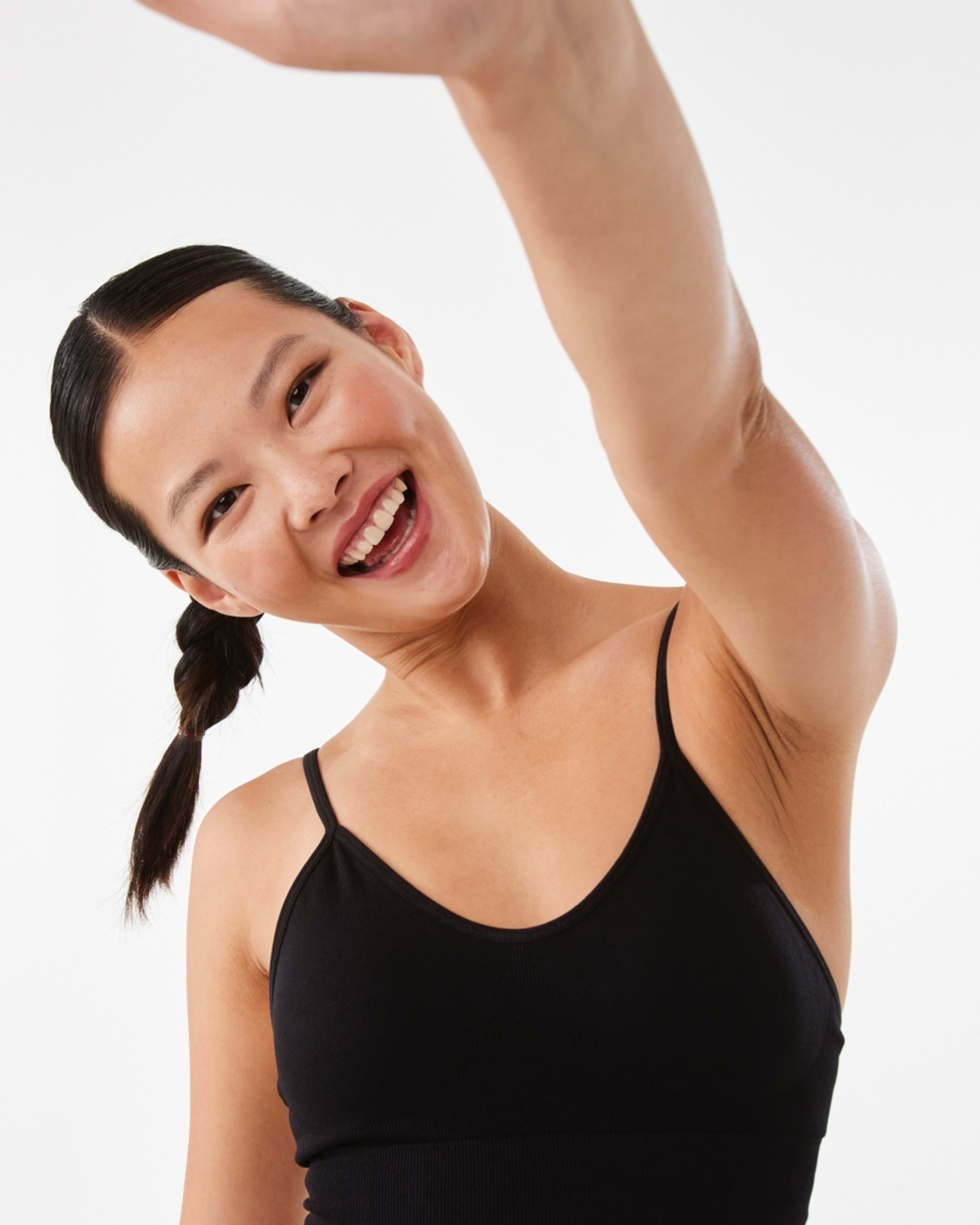 5 Active Womens Seamfree V-Neck Crop Top Black, 5 of 7