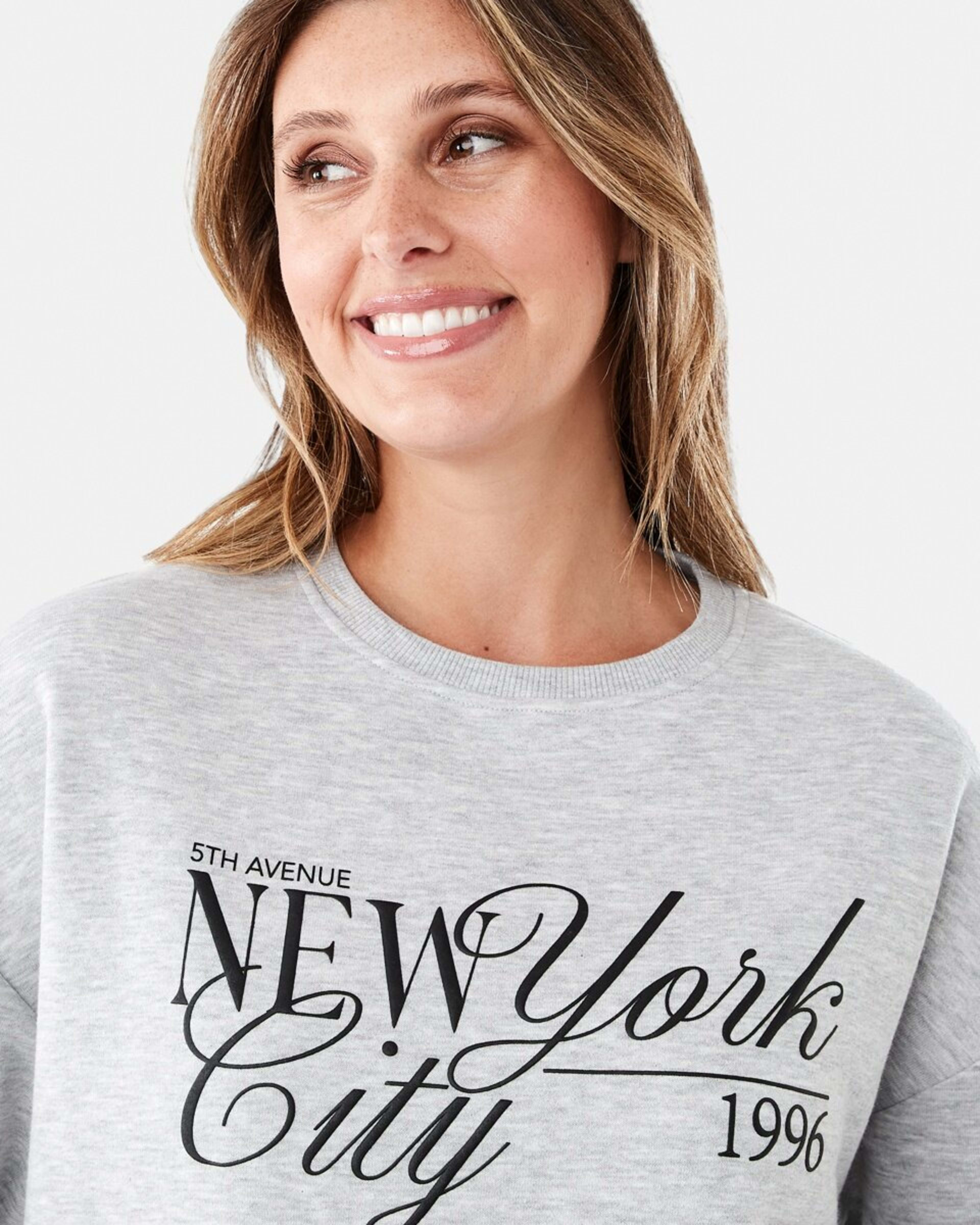 4 Long Sleeve Print Sweatshirt New York, 4 of 6
