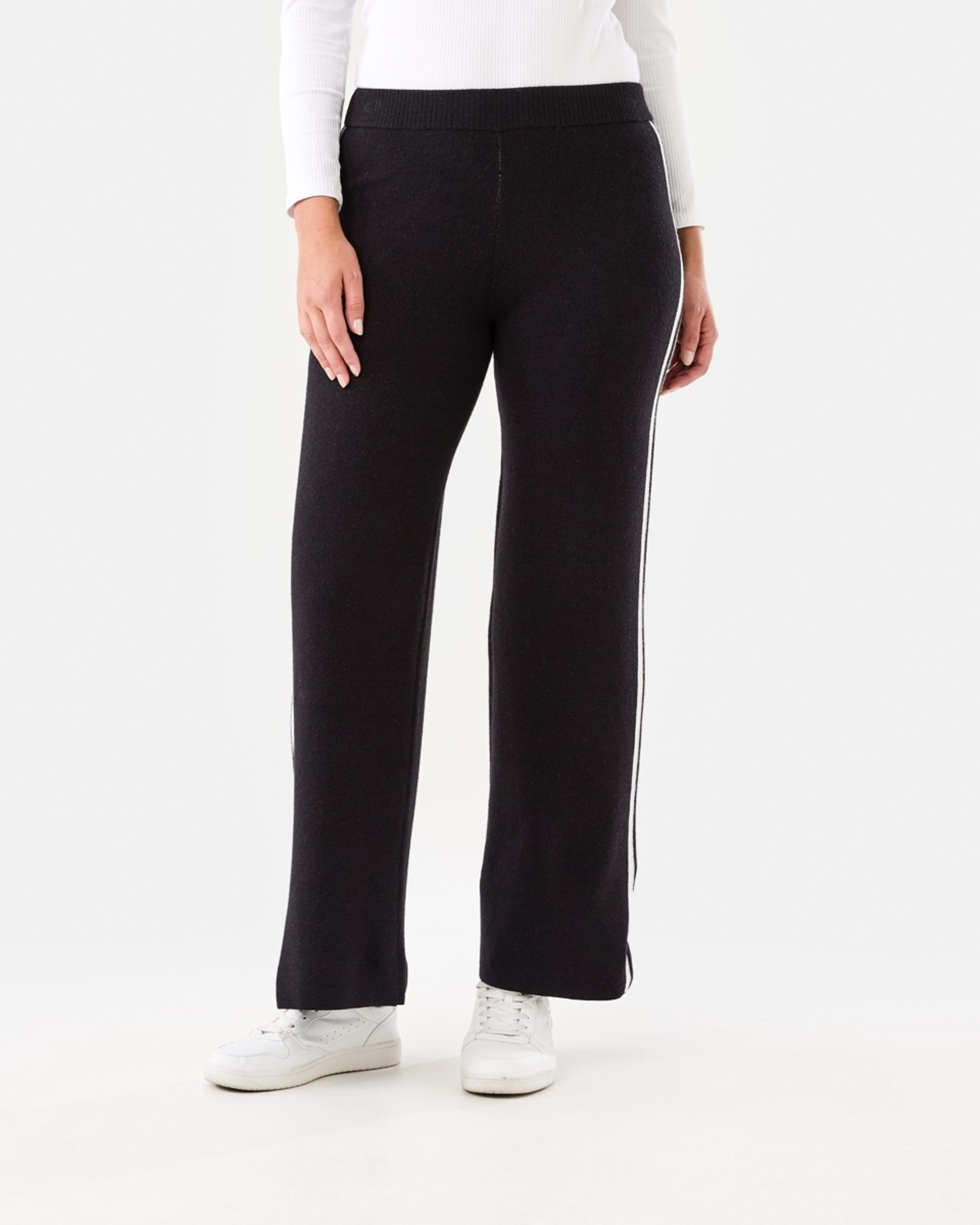 1 True Knit Side Stripe Pants Black
