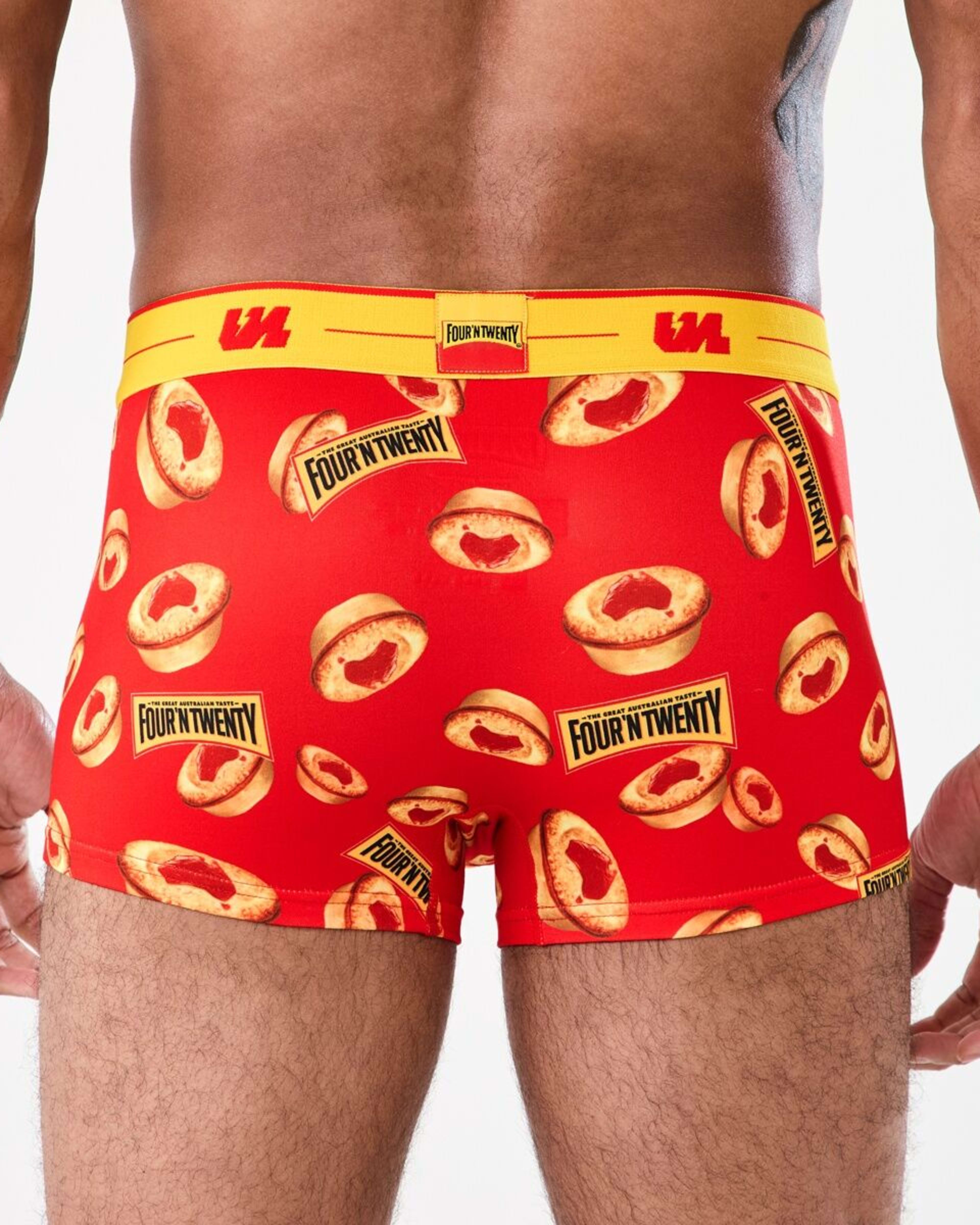 4 License Trunks FOUR N TWENTY, 4 of 8