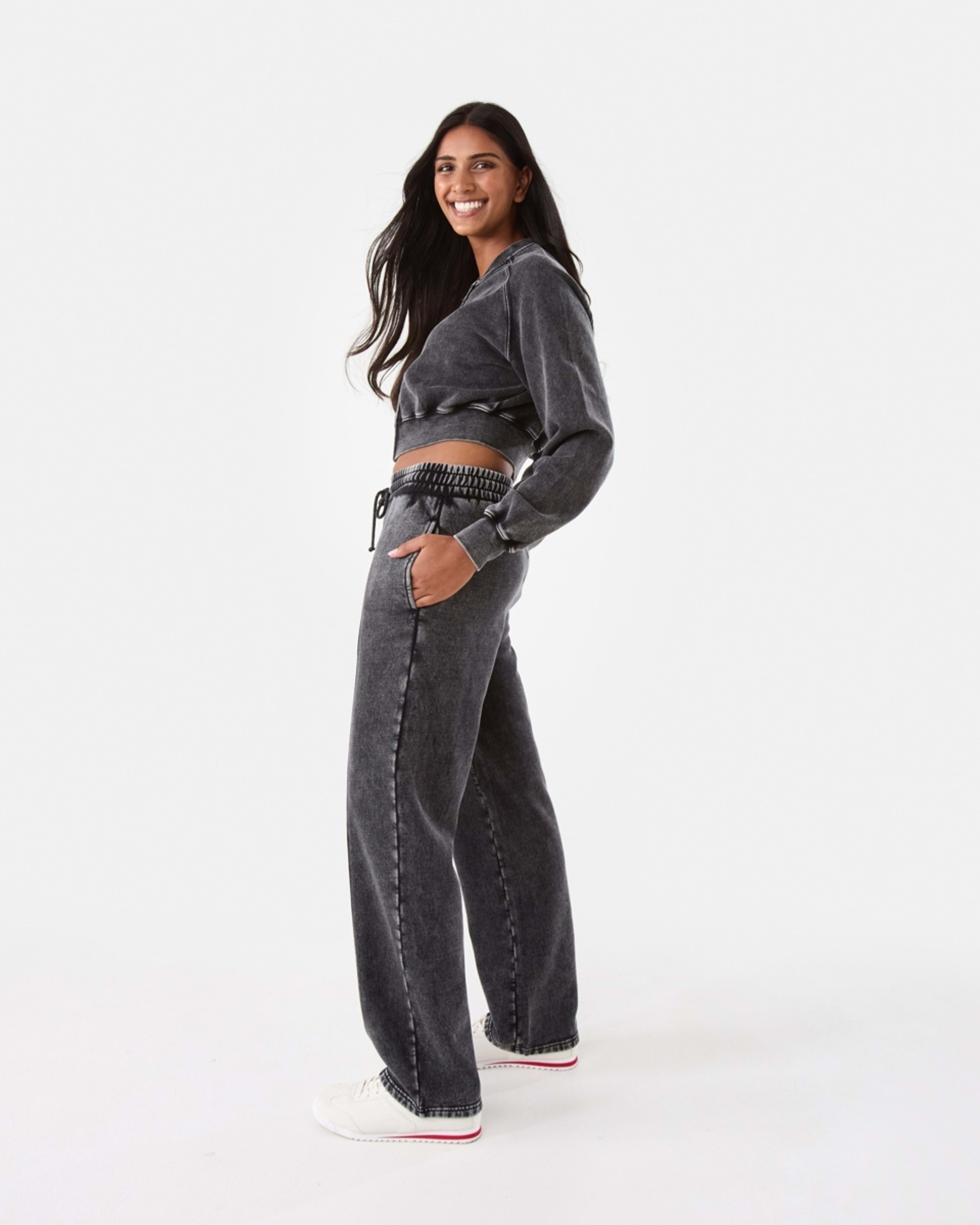 3 Washed Straight Leg Trackpants Black, 3 of 6