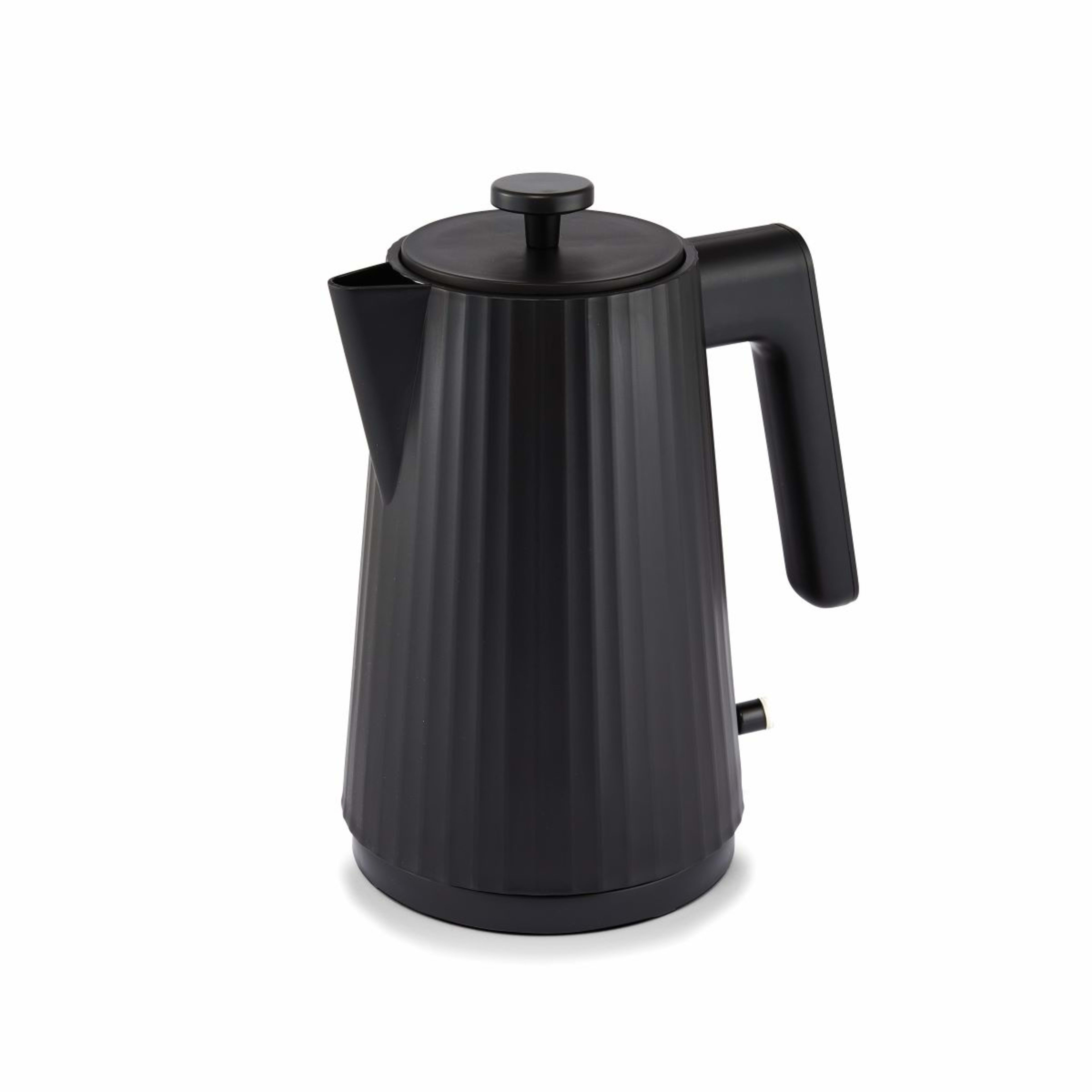 1.7L Fluted Kettle Black Kmart