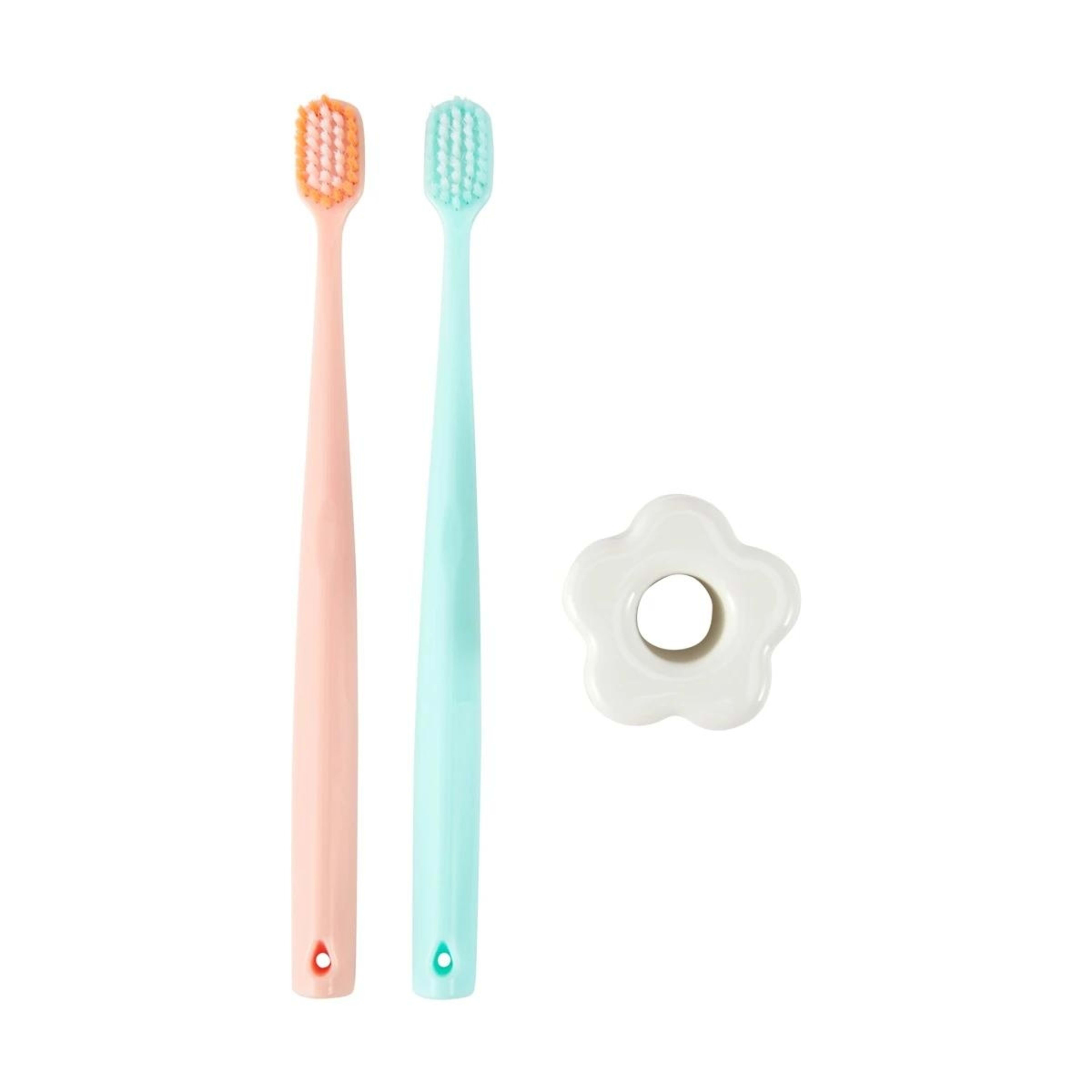2 OXX Bodycare 2 Pack Toothbrush with Holder, 2 of 6
