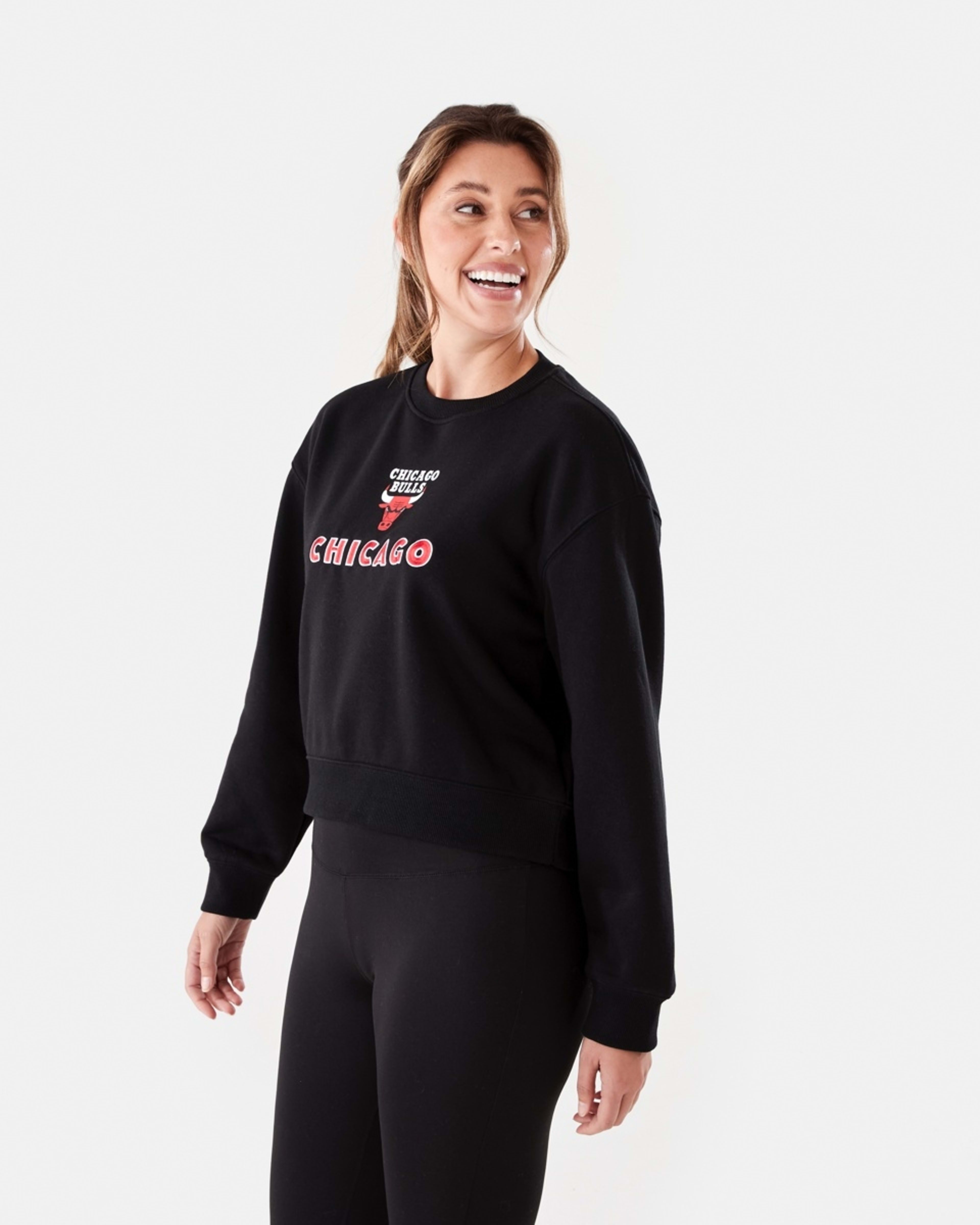 2 Official NBA Adult Lounge Crew Neck Pullover Bulls 7c3v, 2 of 6