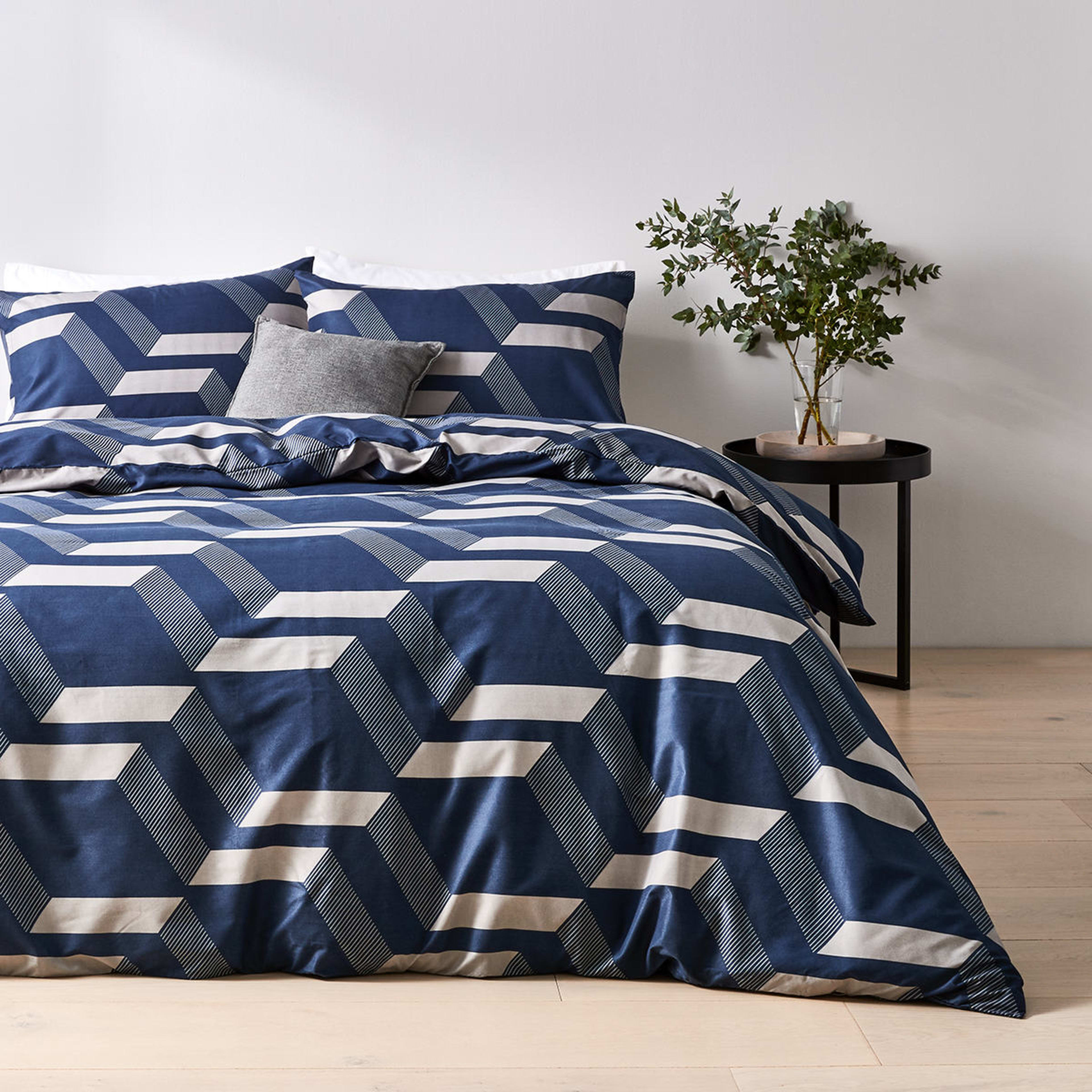 1 Braxton Quilt Cover Set - Queen Bed