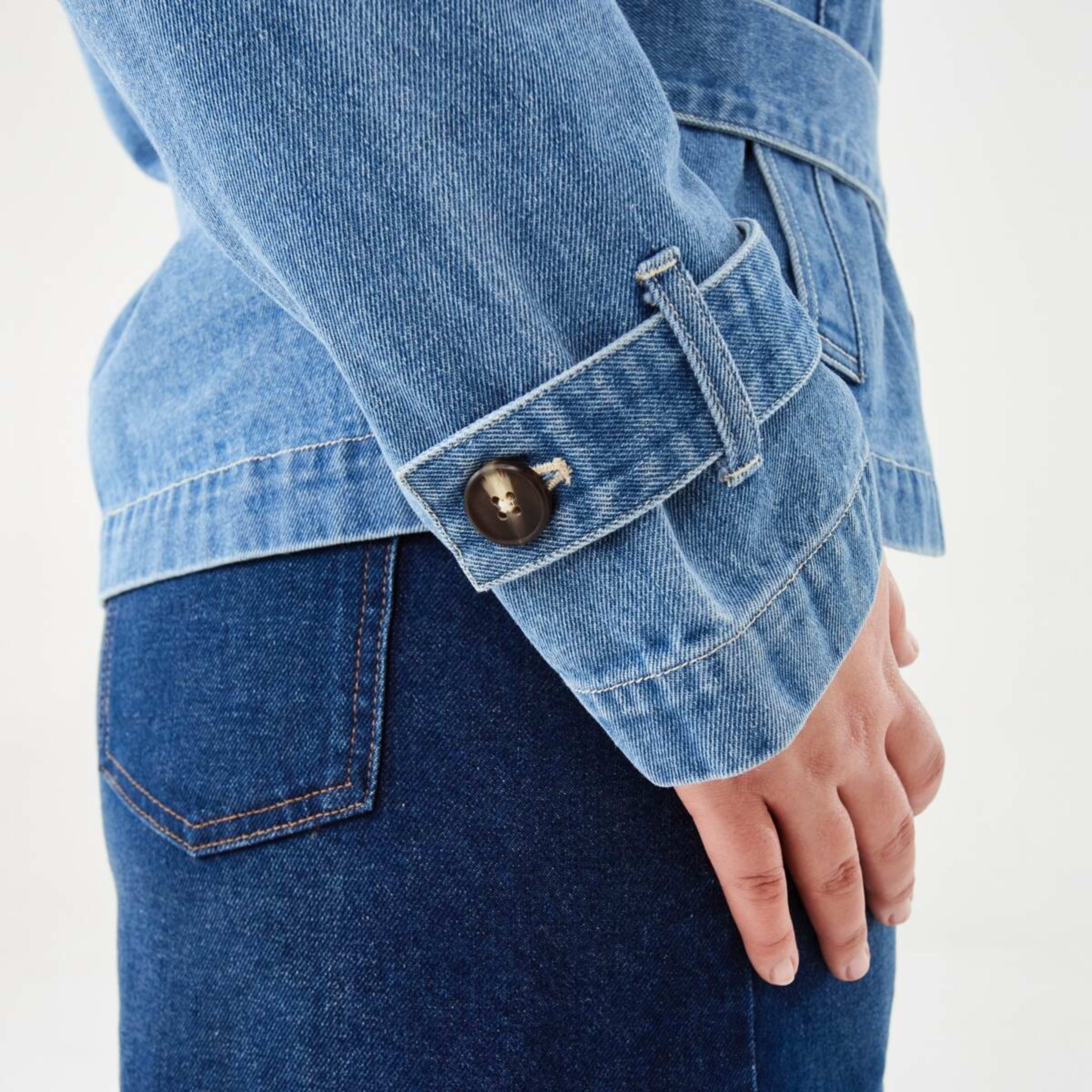 8 Denim Crop Trench Mid Wash, 8 of 10