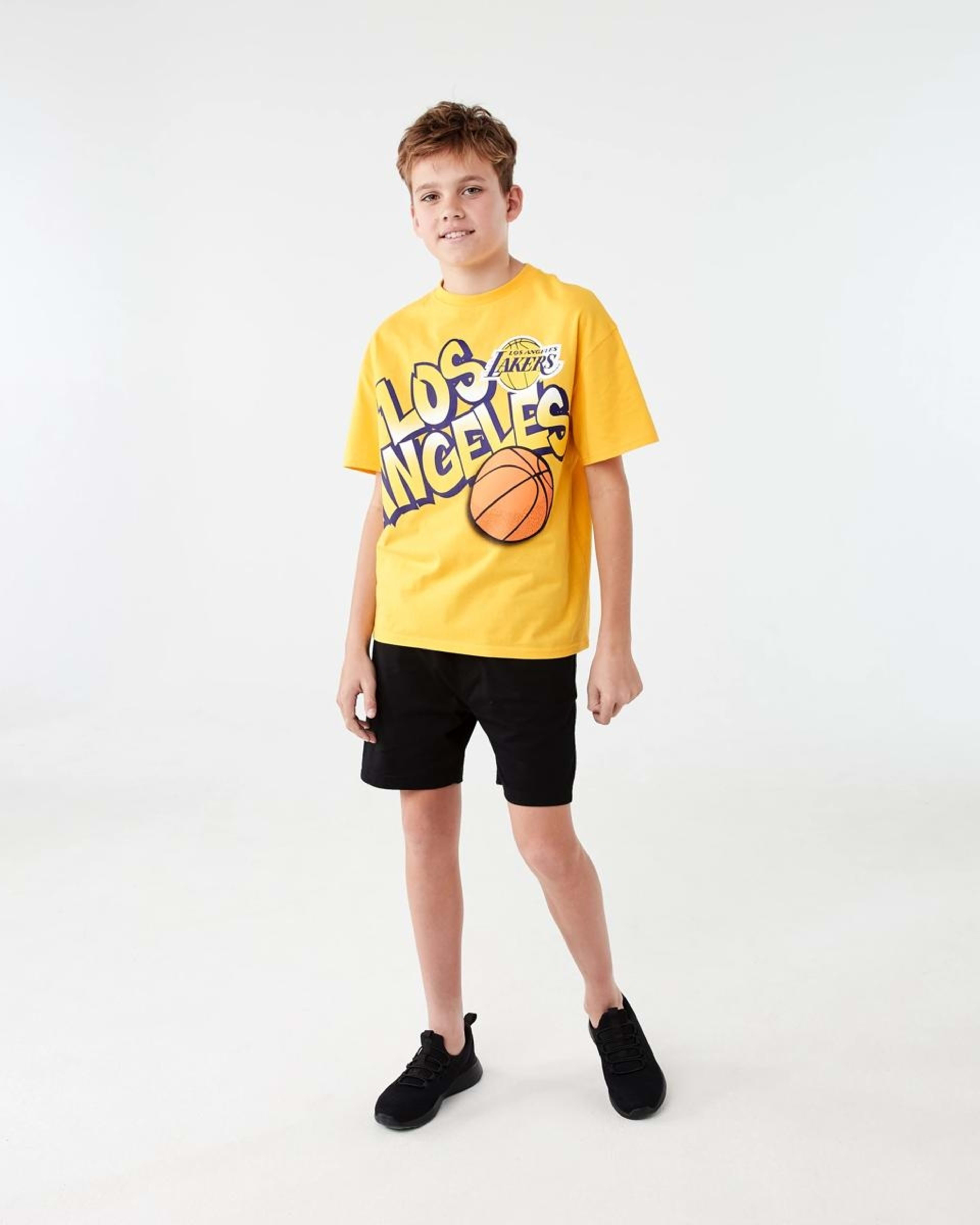 6 Official NBA Kids T-shirt YELLOW LAKERS TEE, 6 of 7