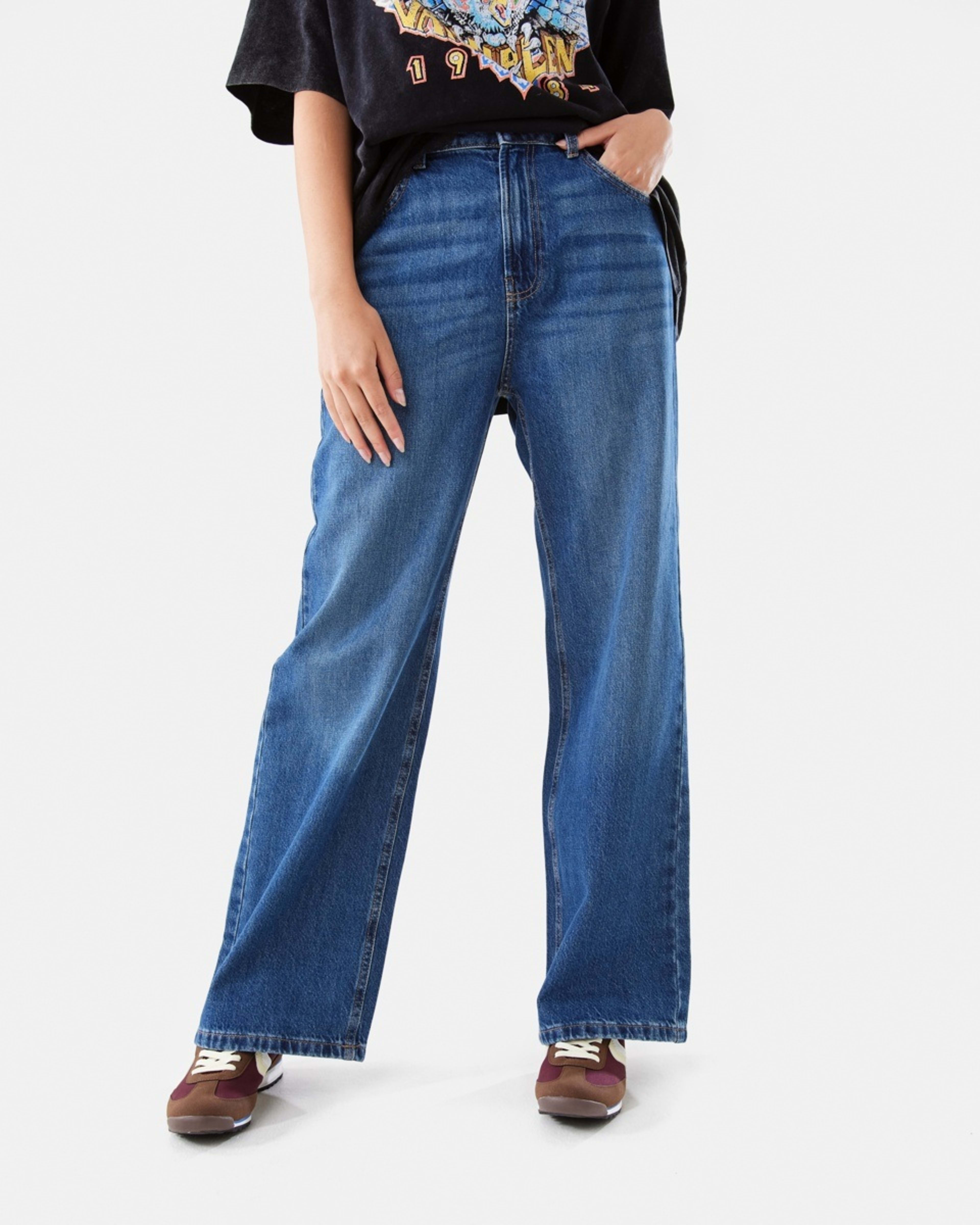 1 Straight Leg Jeans DARK WASH