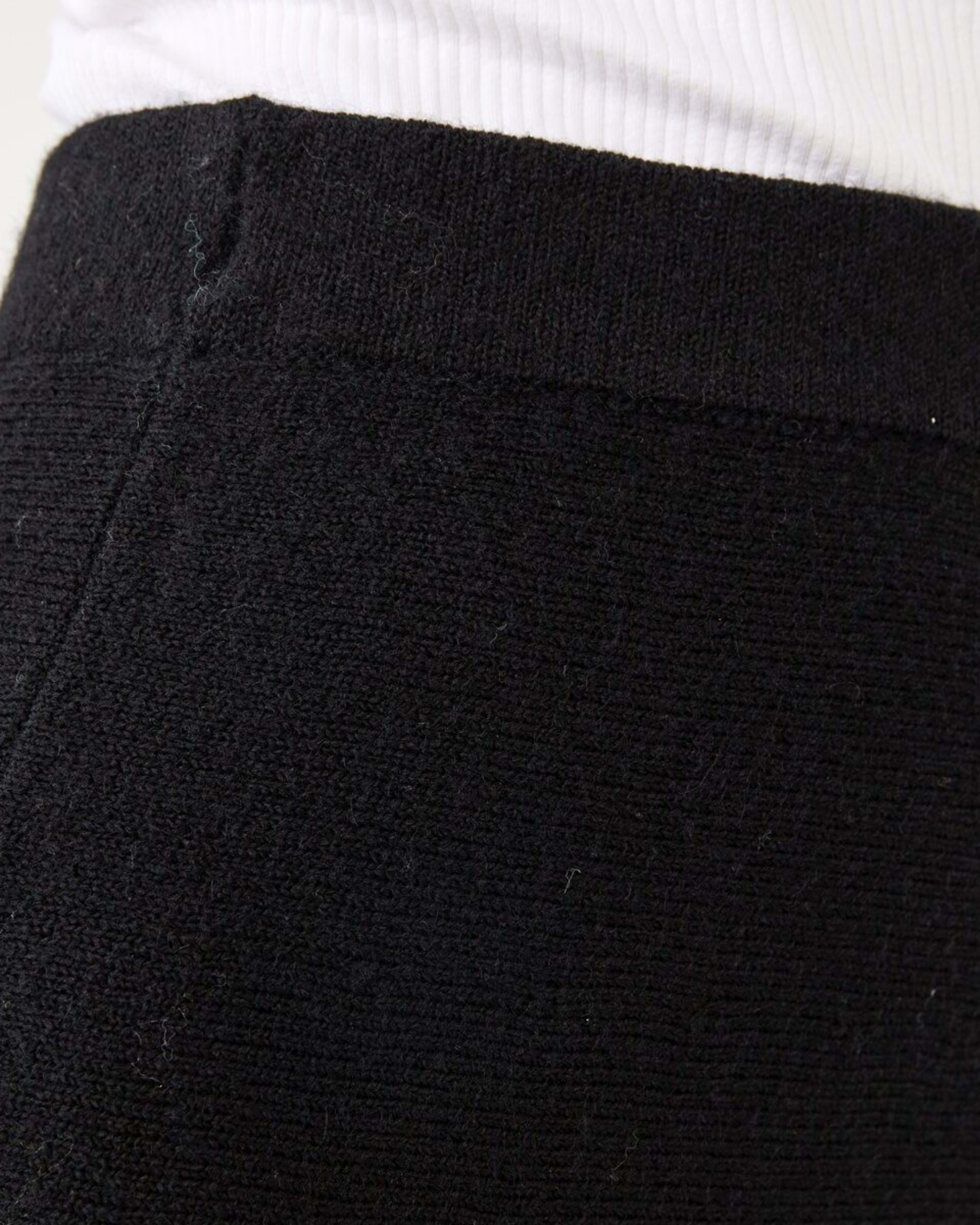 4 True Knit A-Line Maxi Skirt Black, 4 of 4