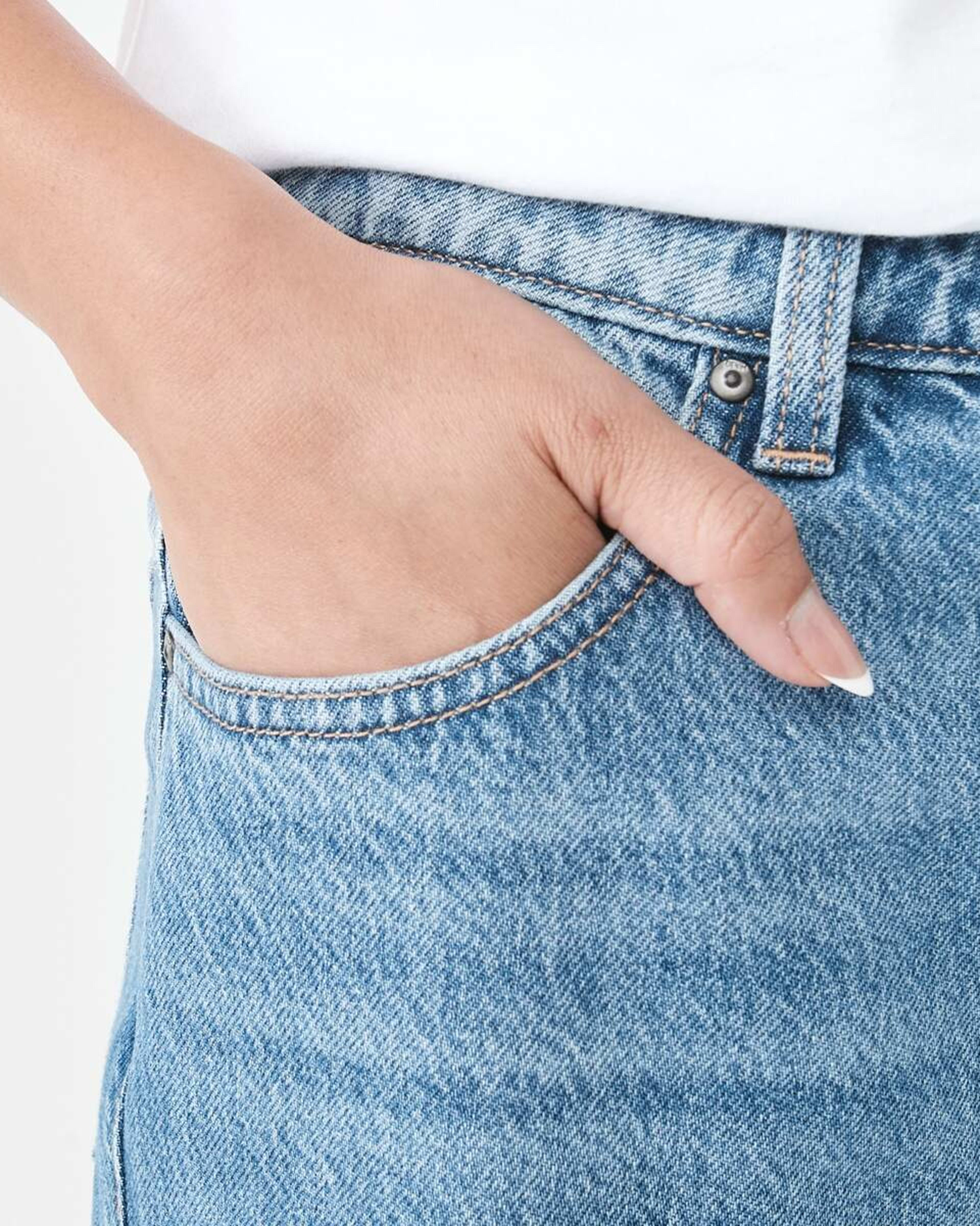 8 Distressed Straight Jeans Mid Wash, 8 of 9
