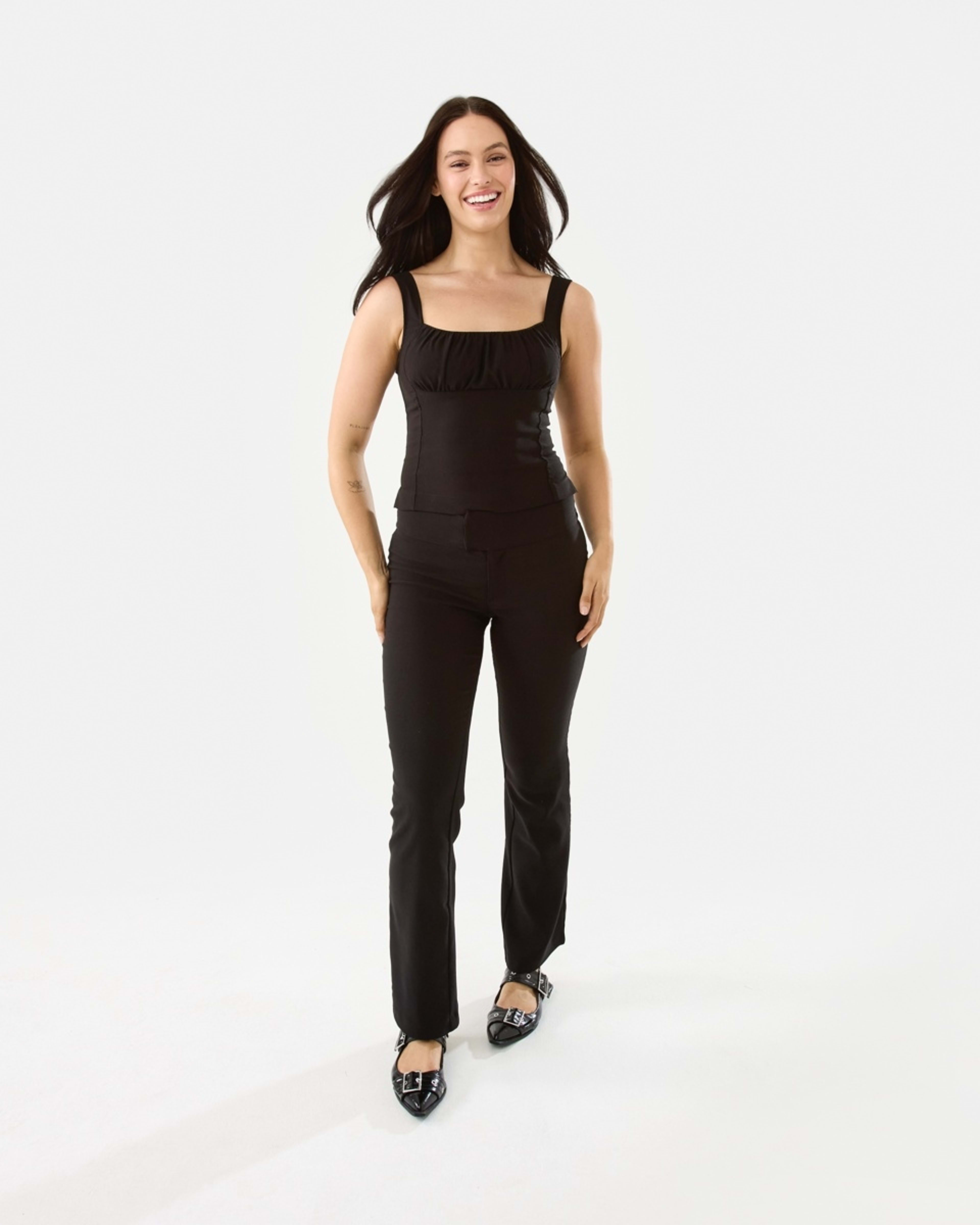 2 Sleeveless Tailored Top Black, 2 of 10