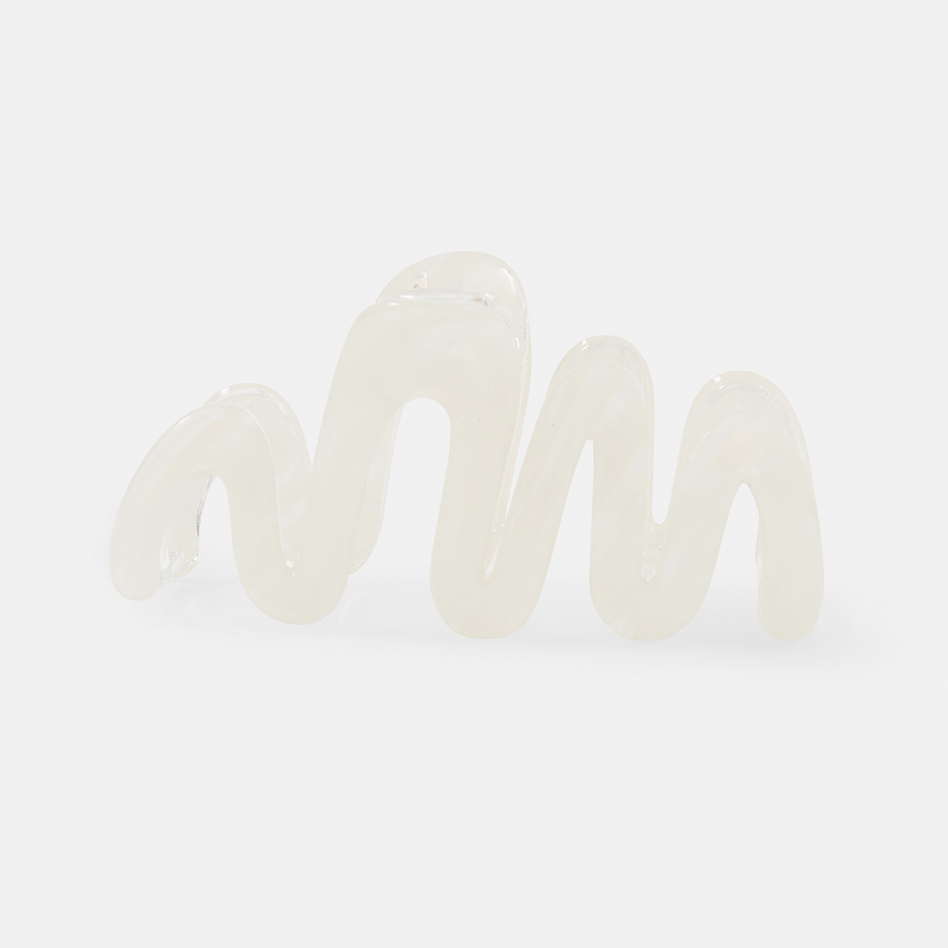 1 White Squiggle Claw Hair Clip