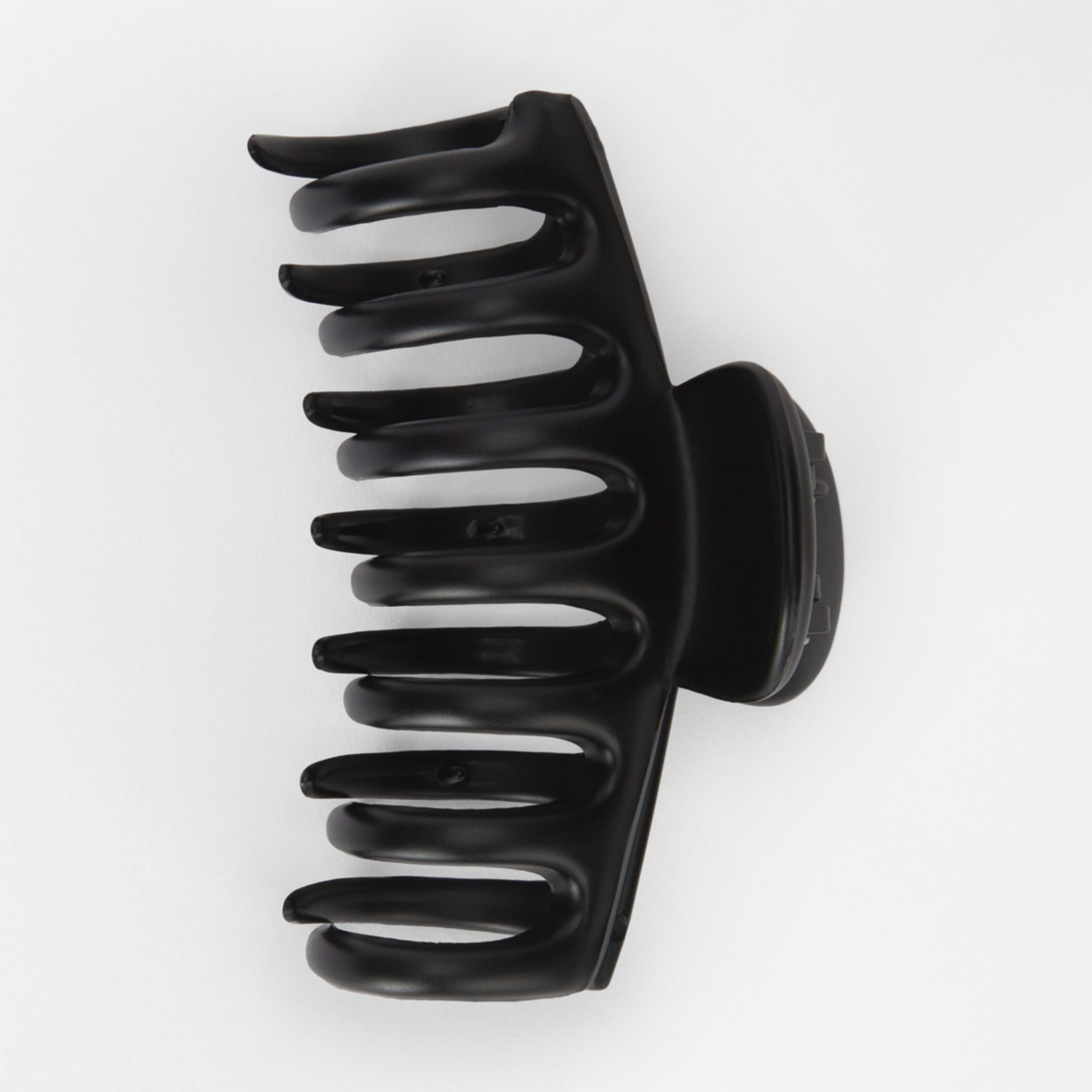 1 OXX Haircare Black Medium Barrel Claw Hair Clip