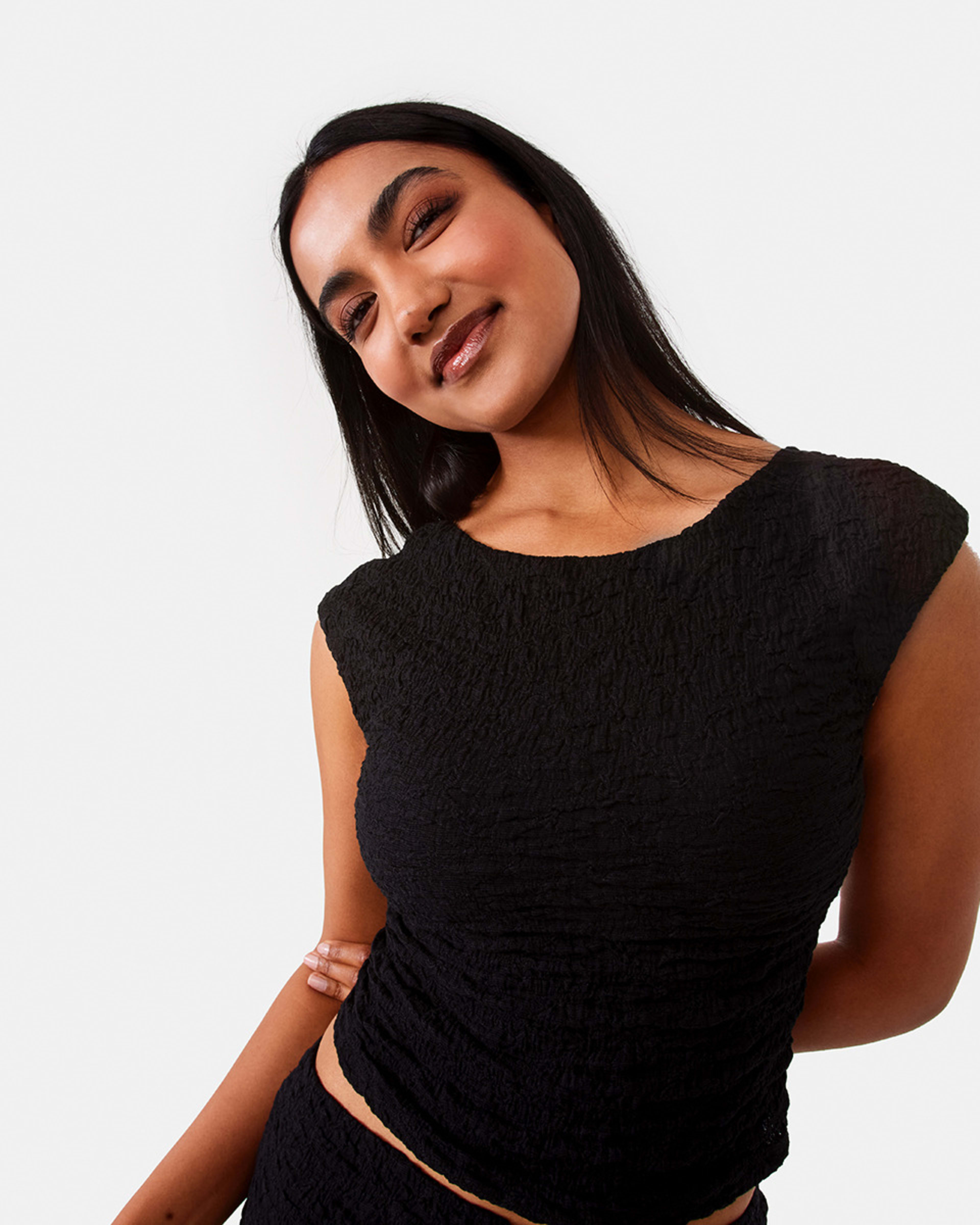 1 Sleeveless Textured Open Back Top Black, 1 of 8