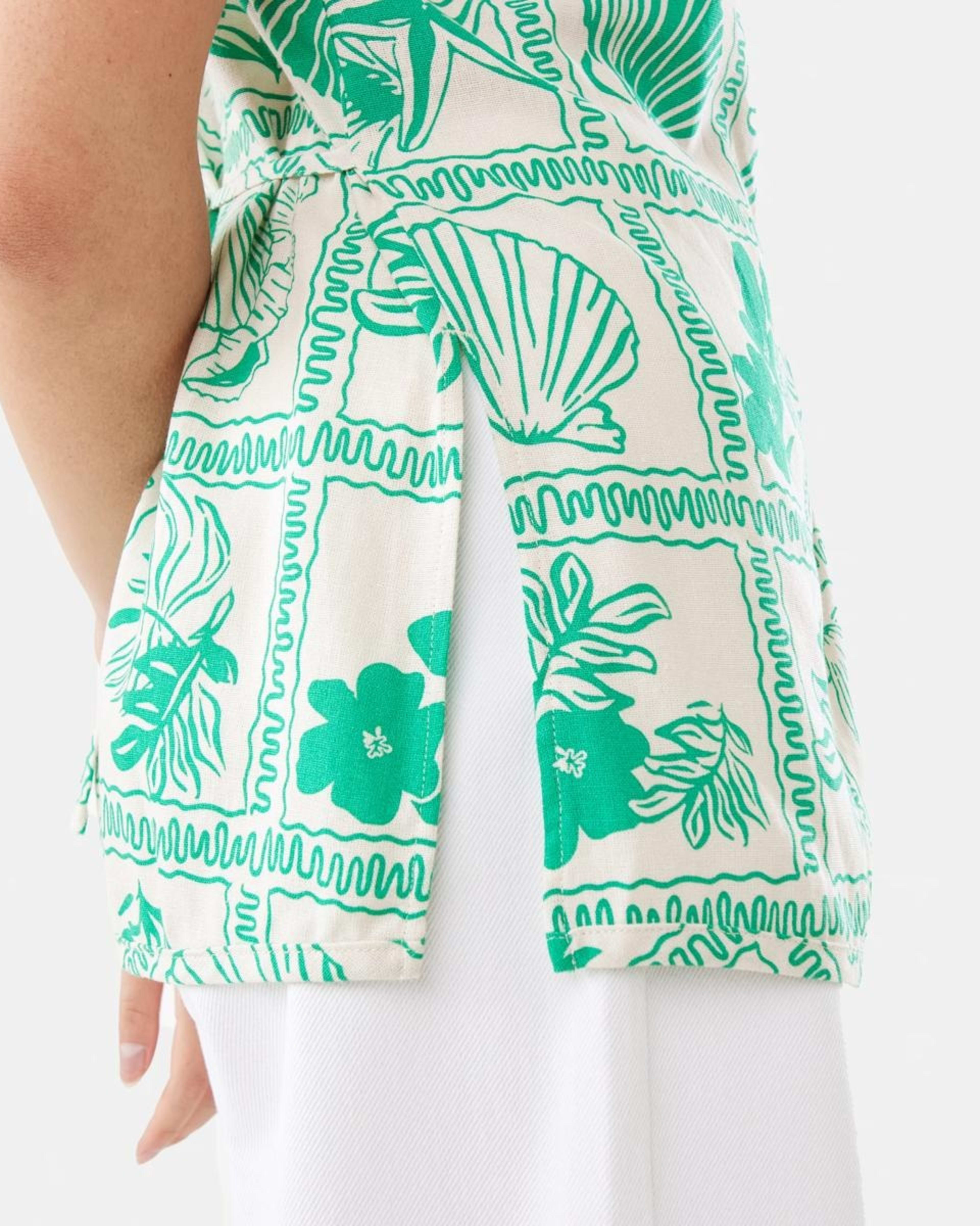 7 Sleeveless Button Detail Vest SHELL GEO SIMPLY GREEN, 7 of 8