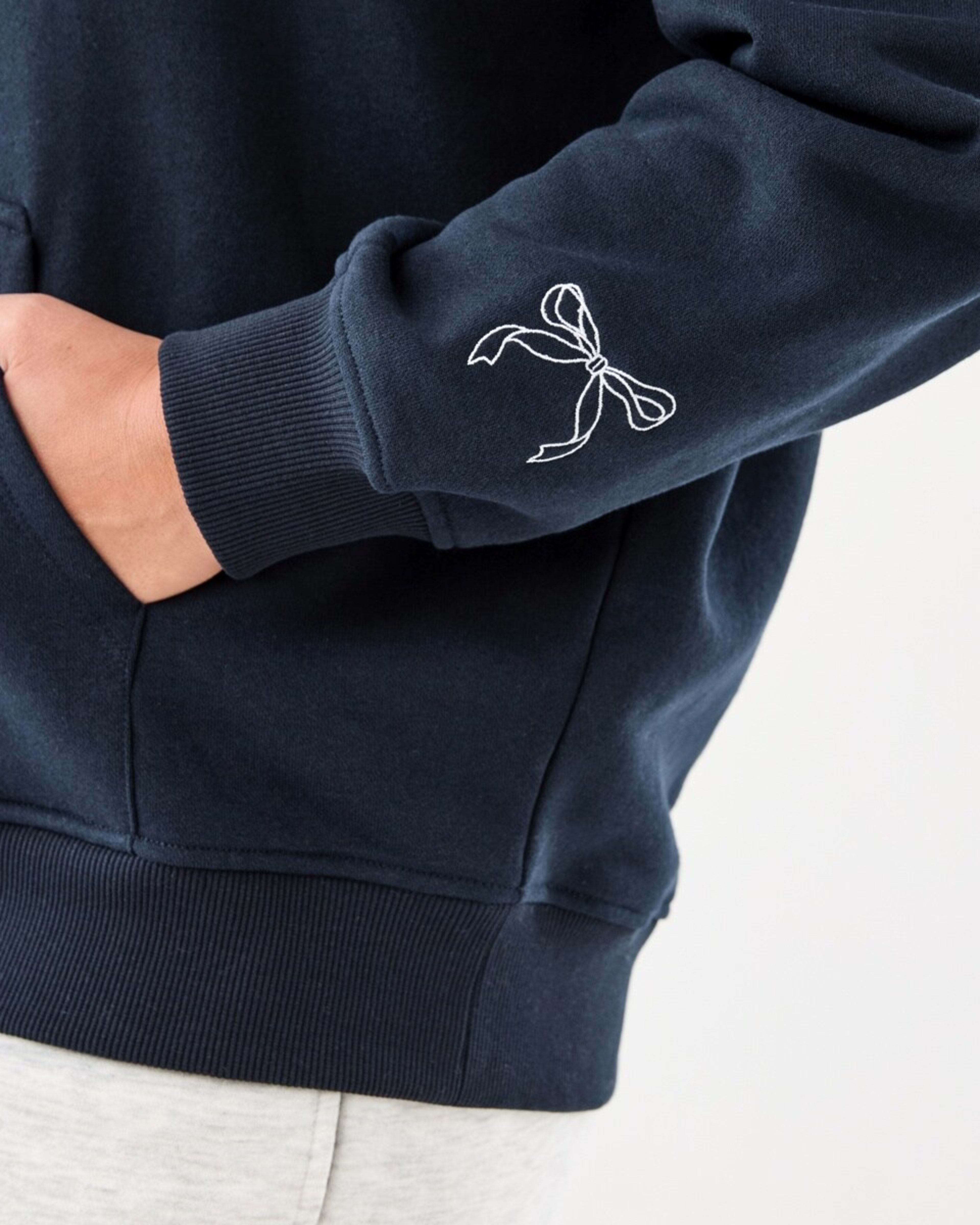7 Oversized Graphic Hoodie Paris Bow, 7 of 7