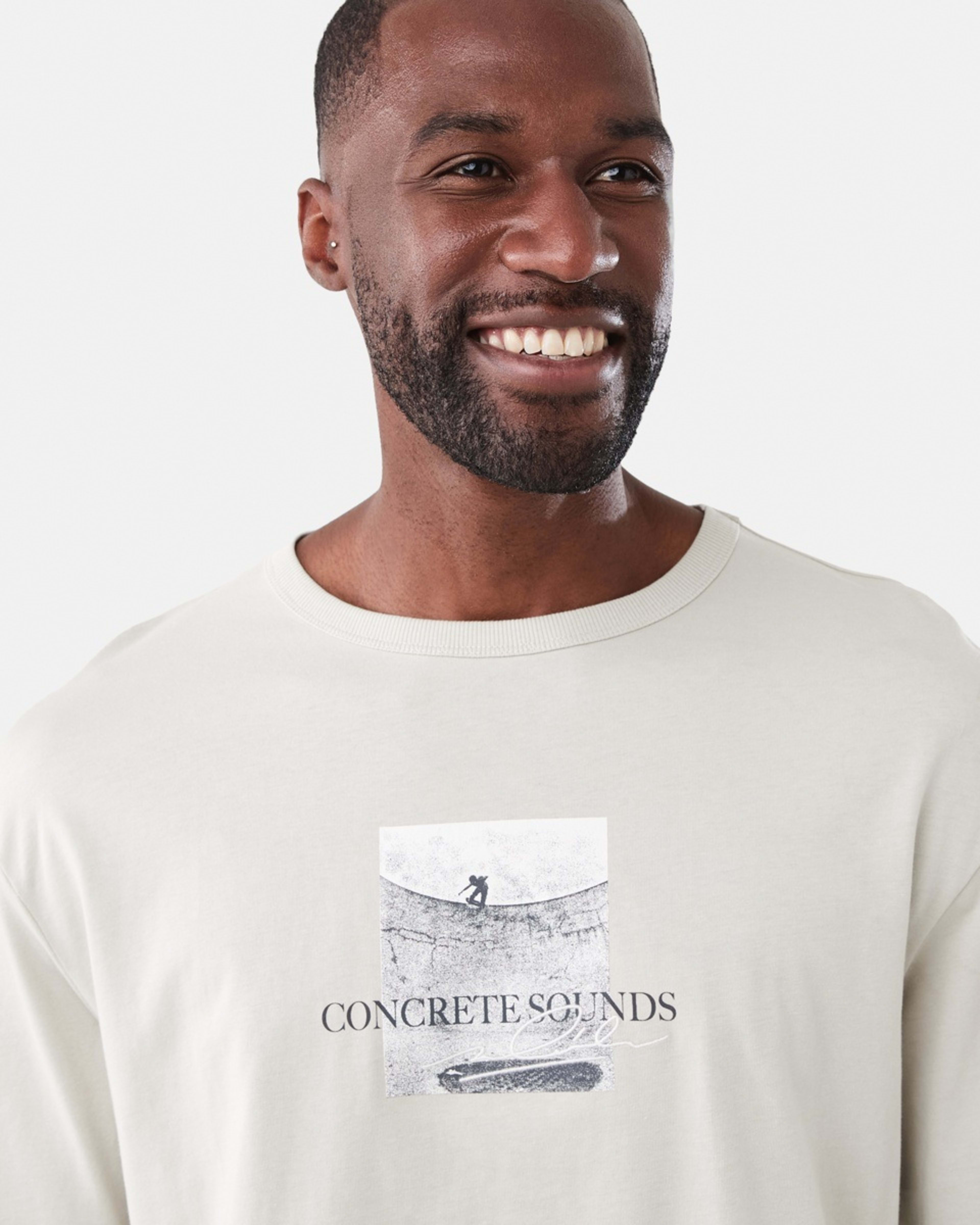 4 Oversized Graphic T-shirt Bge Dune, 4 of 6
