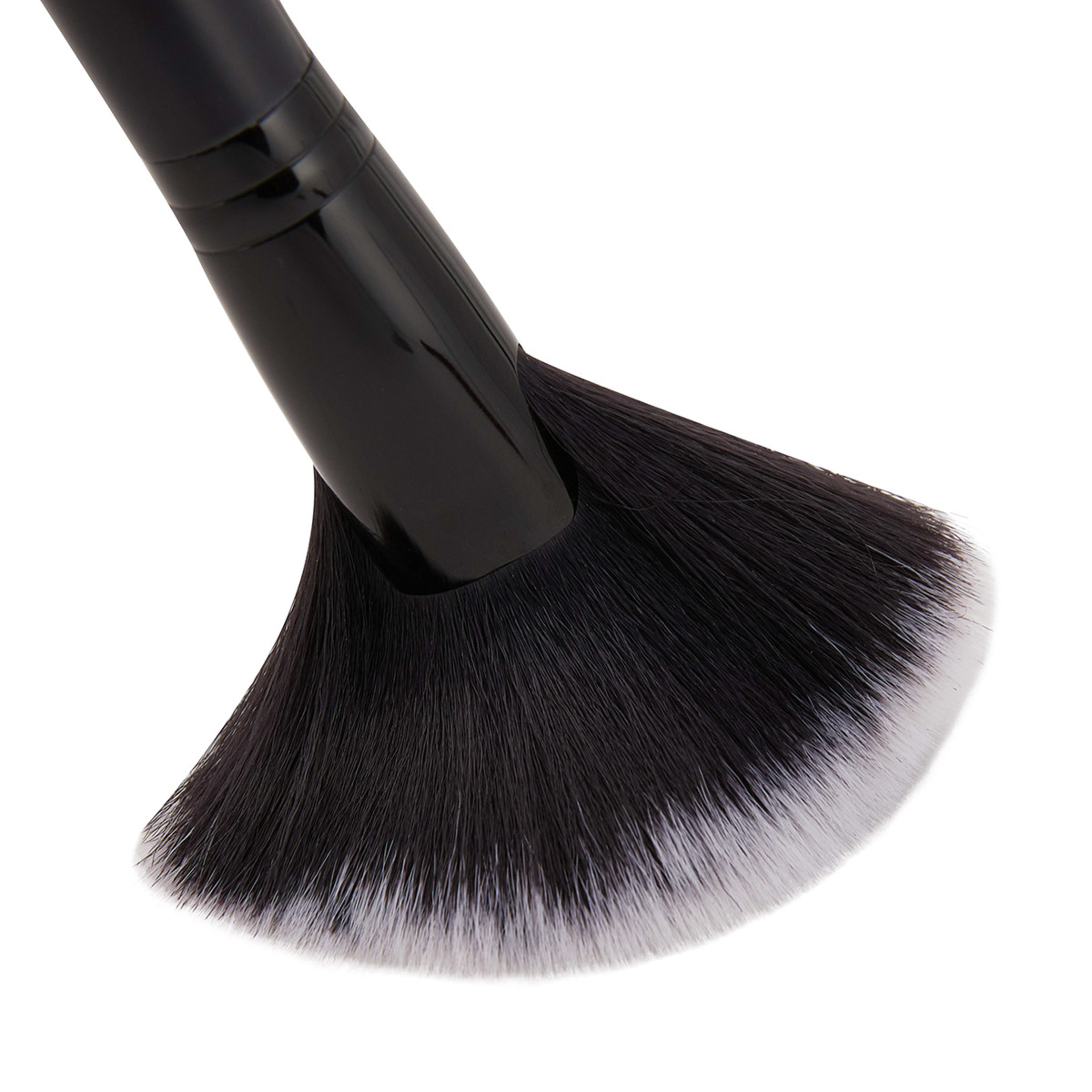 4 OXX Cosmetics Highlighter Brush - Black, 4 of 5