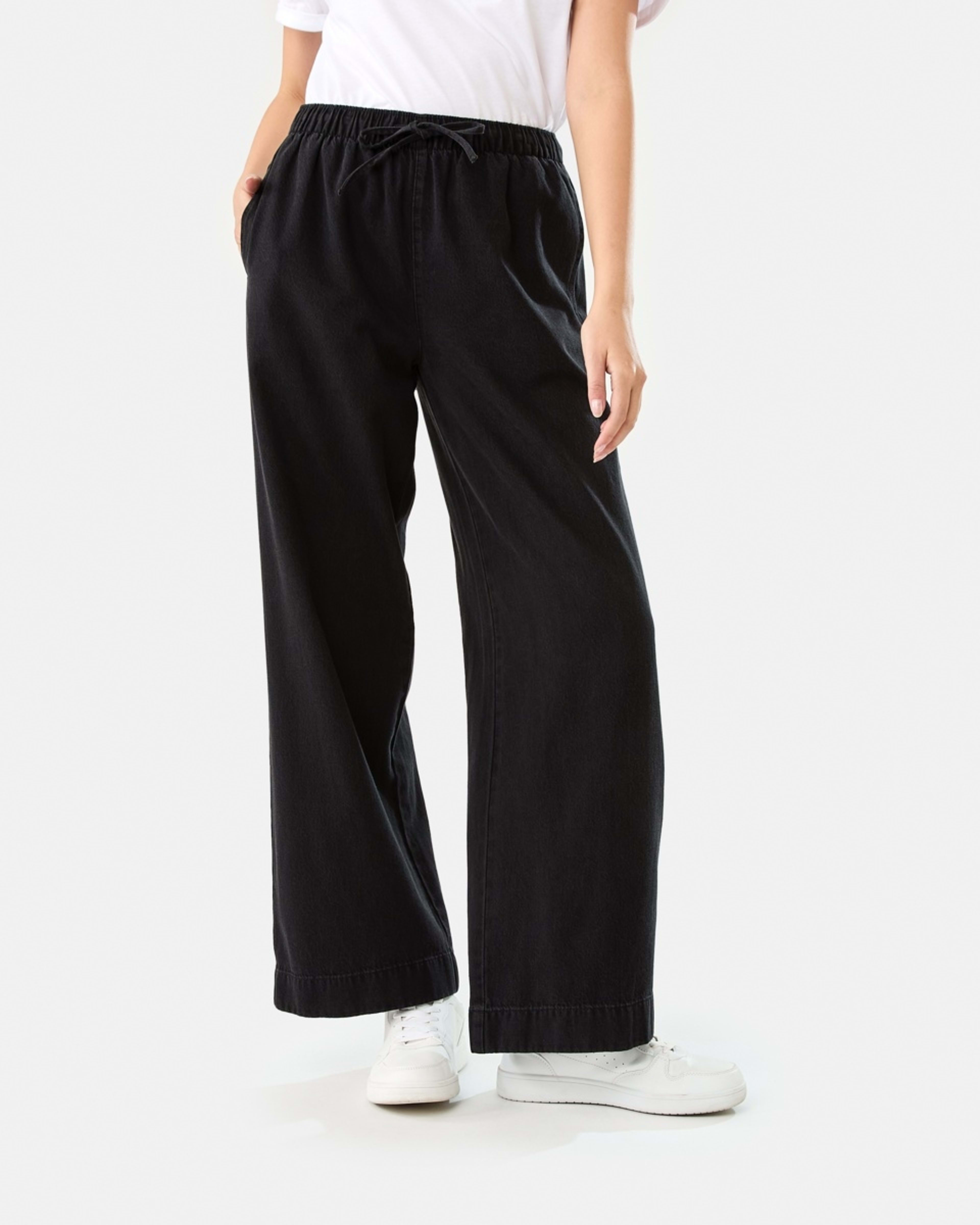 1 Comfort Wide Leg Jeans BLACK WASH, 1 of 9