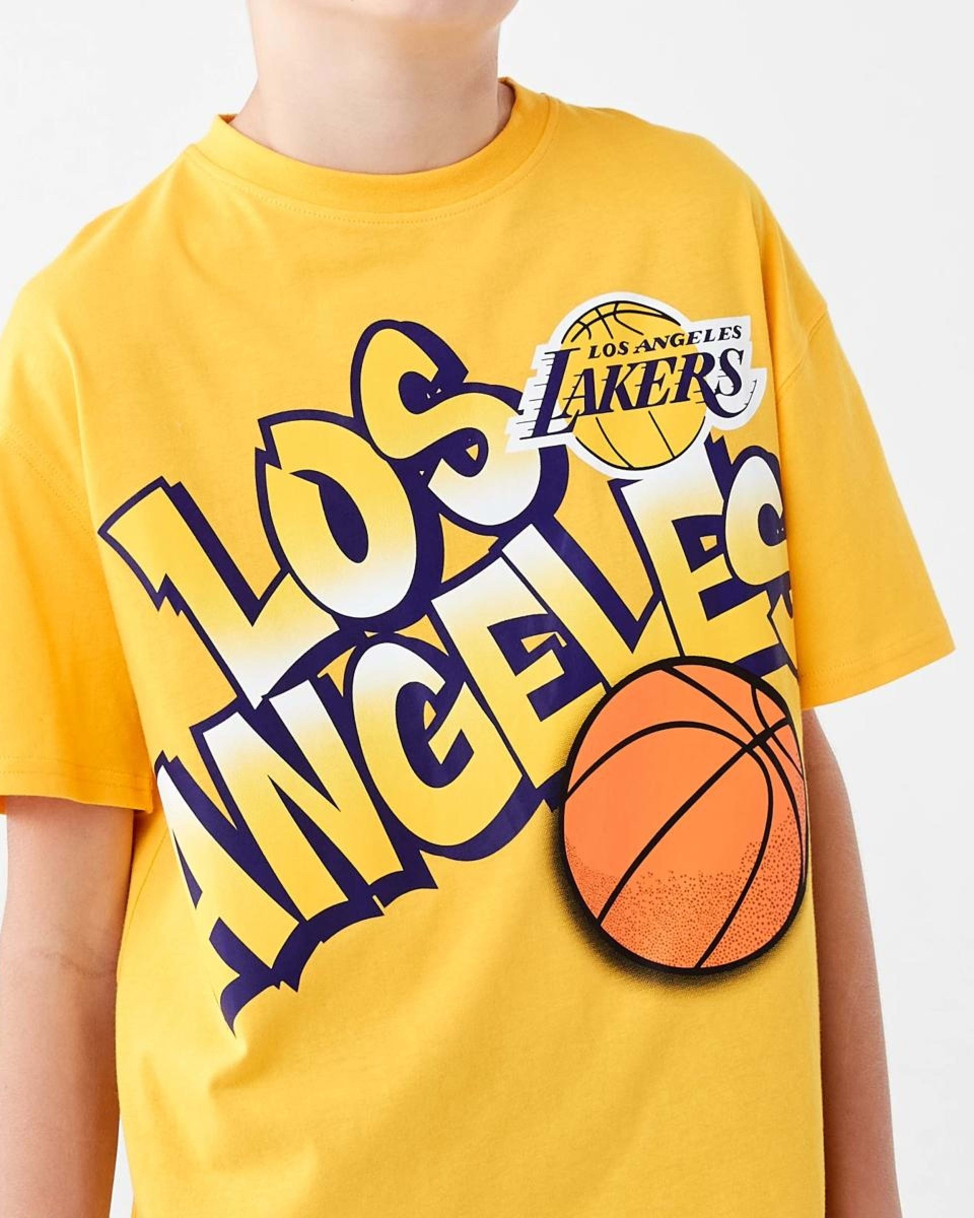 5 Official NBA Kids T-shirt YELLOW LAKERS TEE, 5 of 7