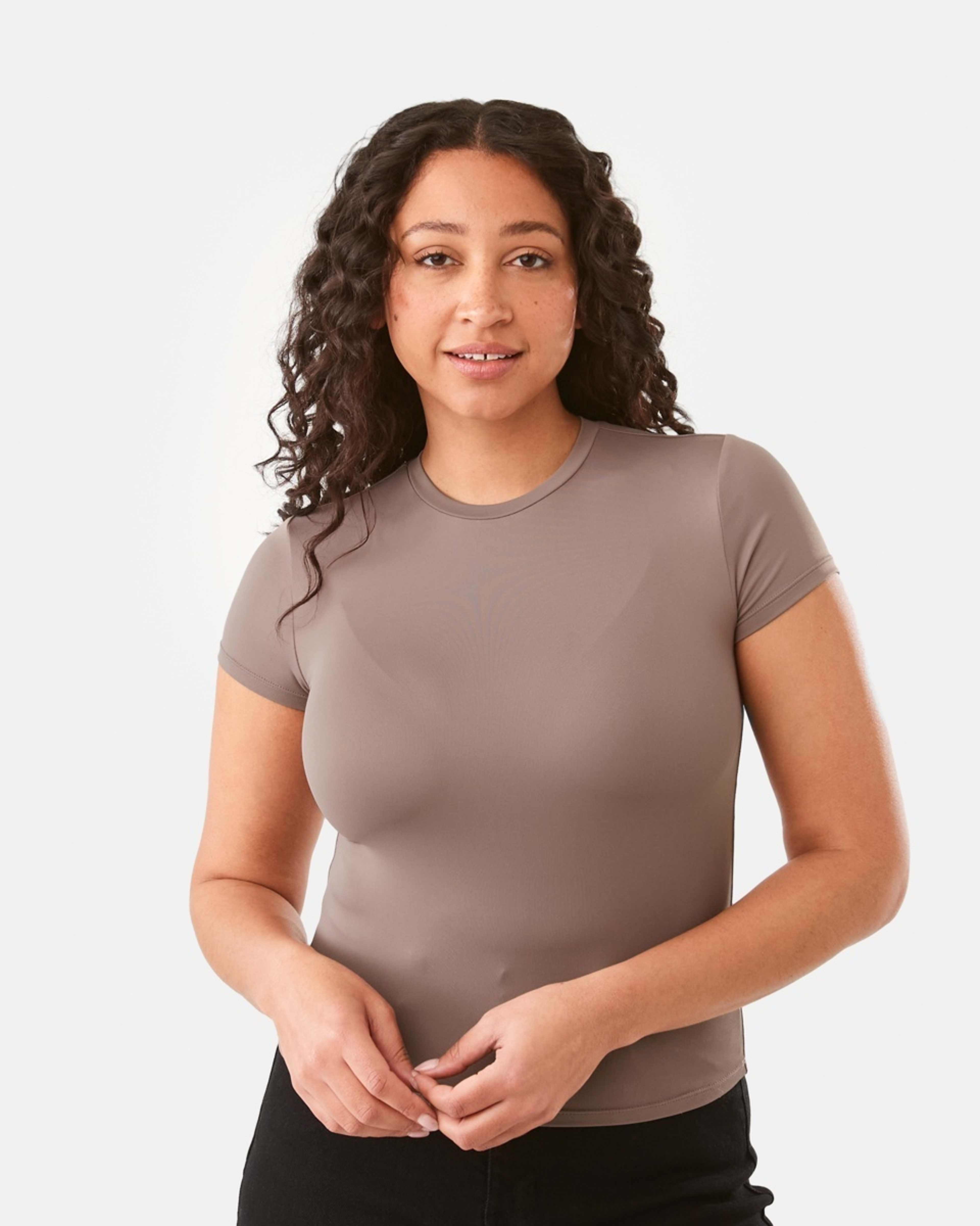 5 Short Sleeve Luxe T-shirt Taupe Brn, 5 of 7