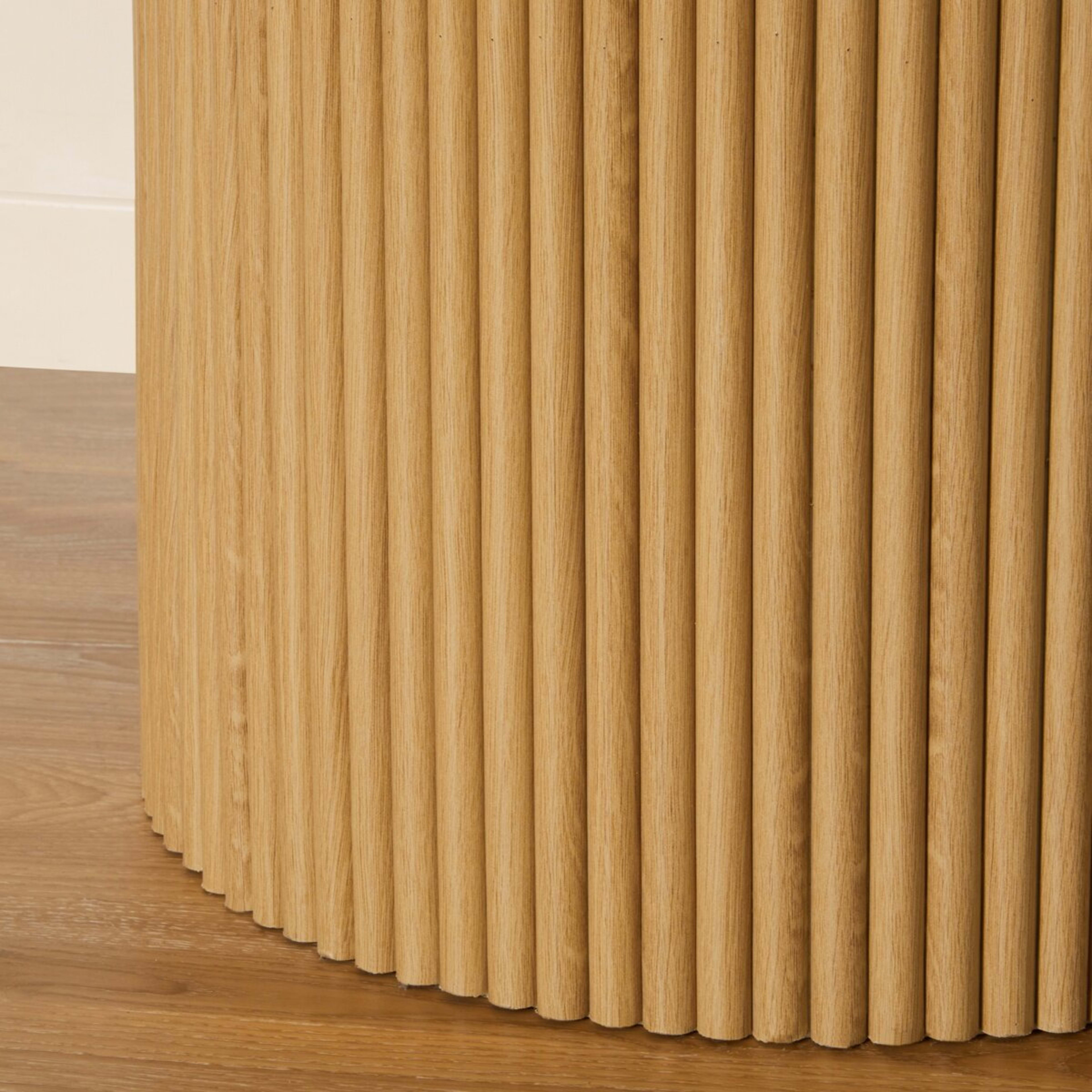 4 Ribbed Dining Table, 4 of 4